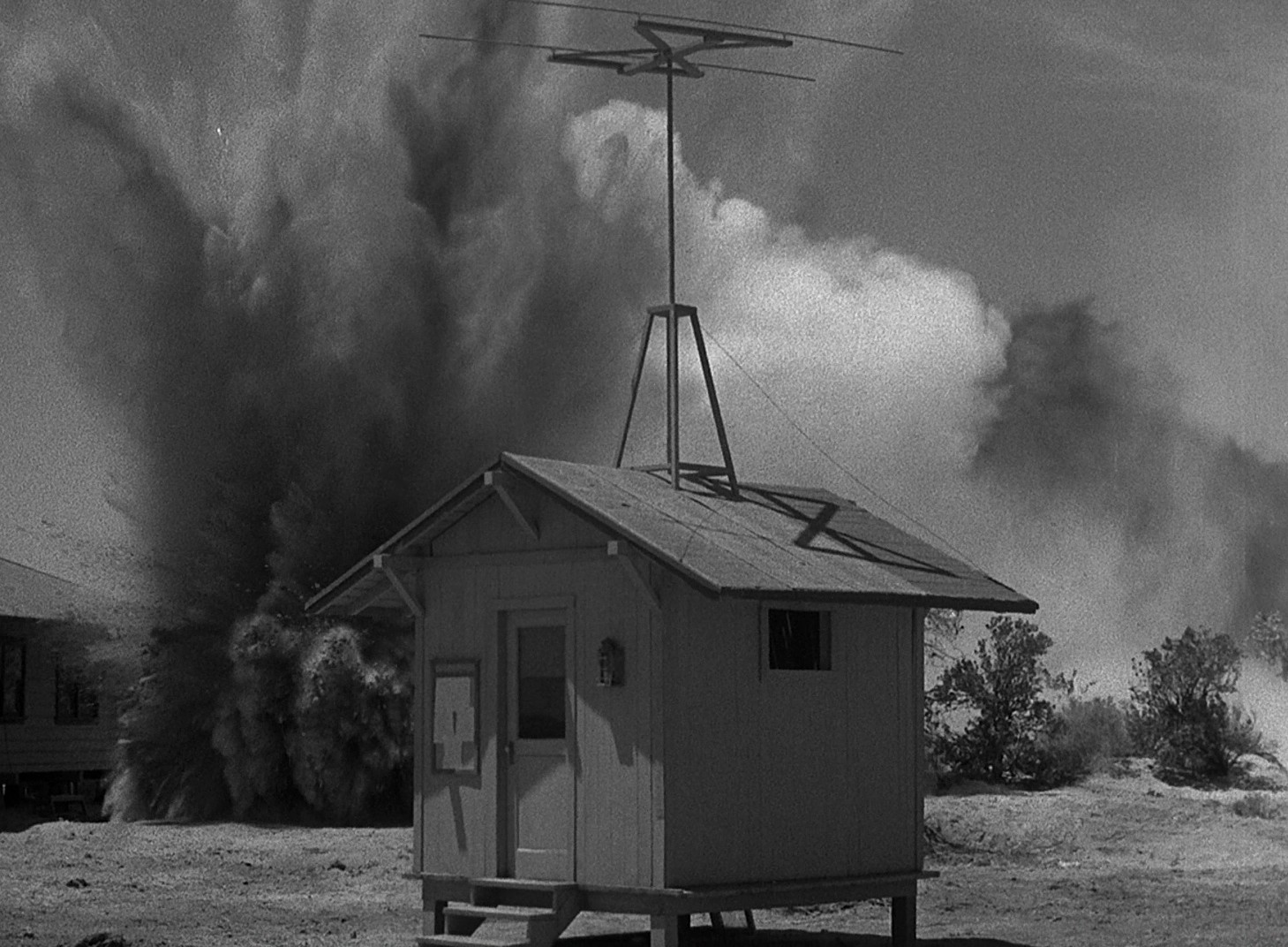 Wake Island (1942) —  shot,  lighting