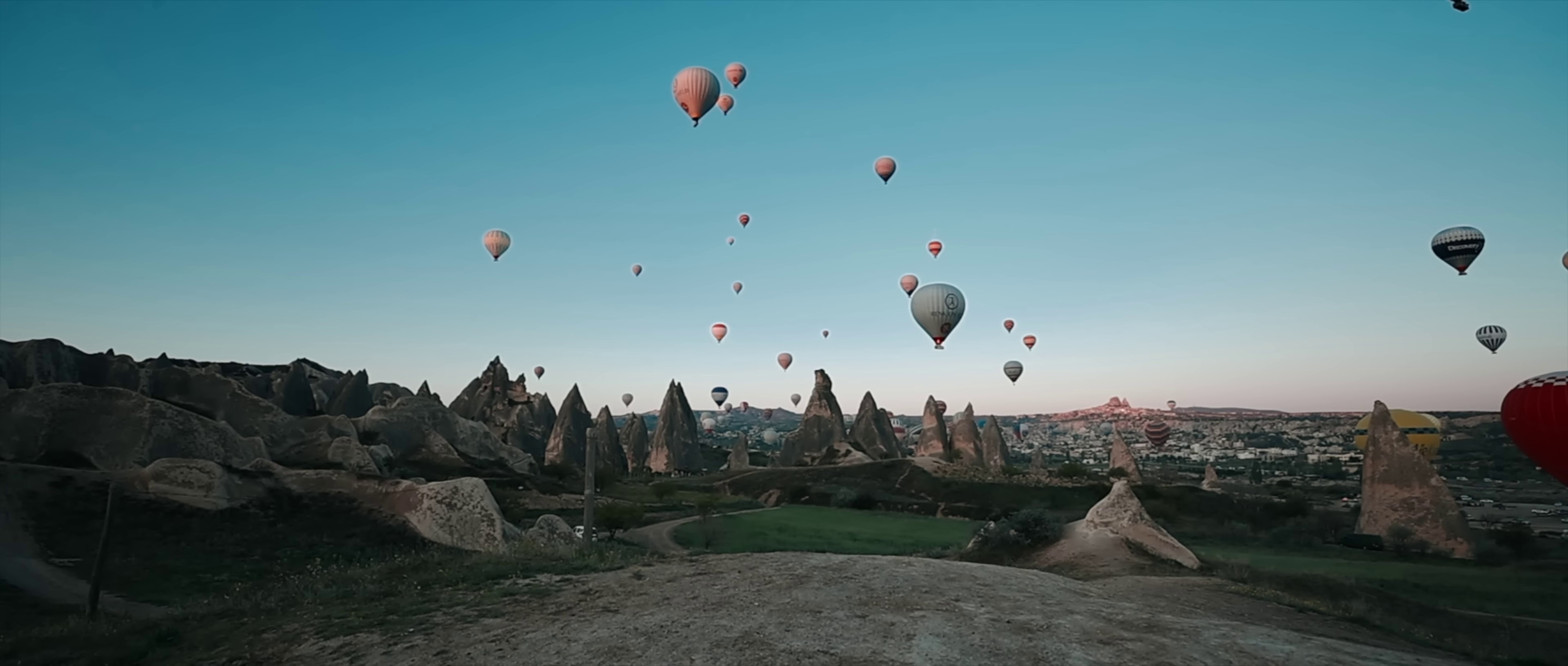  Inta Habibi (2023) —  shot,  lighting