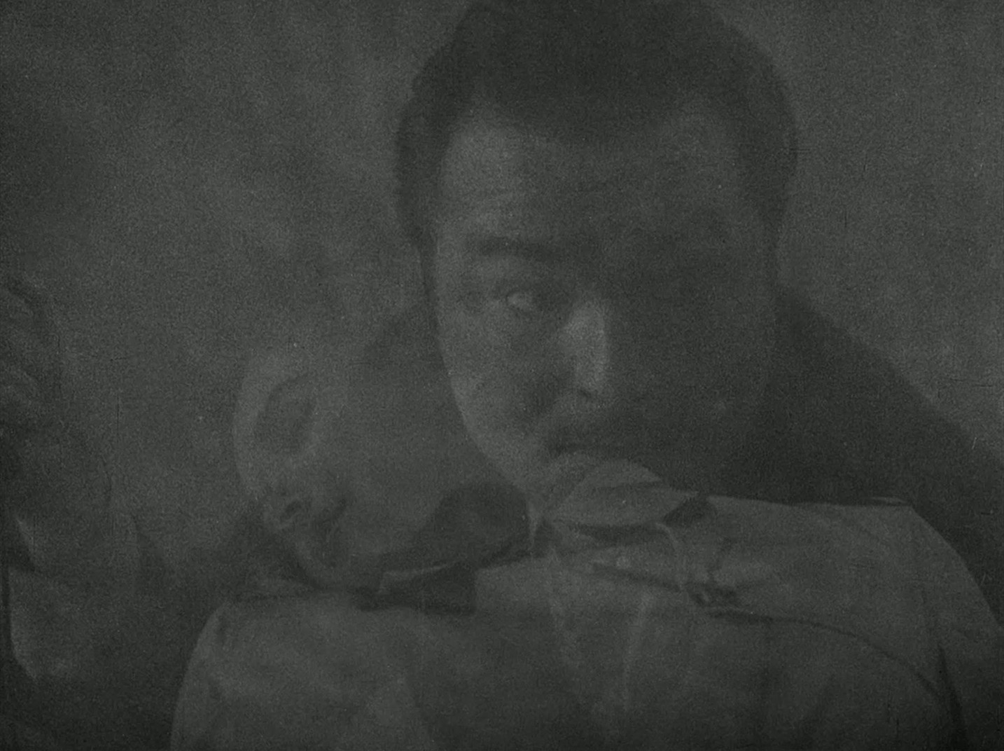 Escape in the Fog (1945) —  shot,  lighting