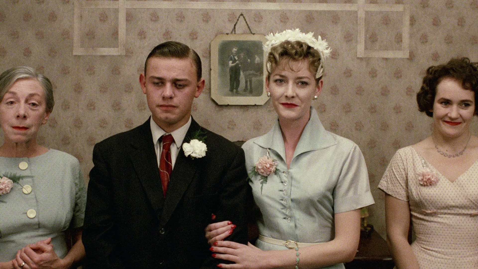 Distant Voices, Still Lives (1988) —  shot,  lighting