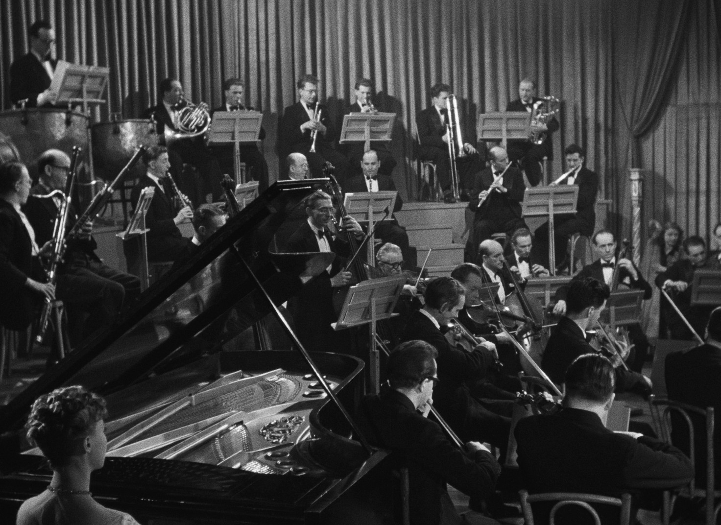 Monelle (1948) —  shot,  lighting