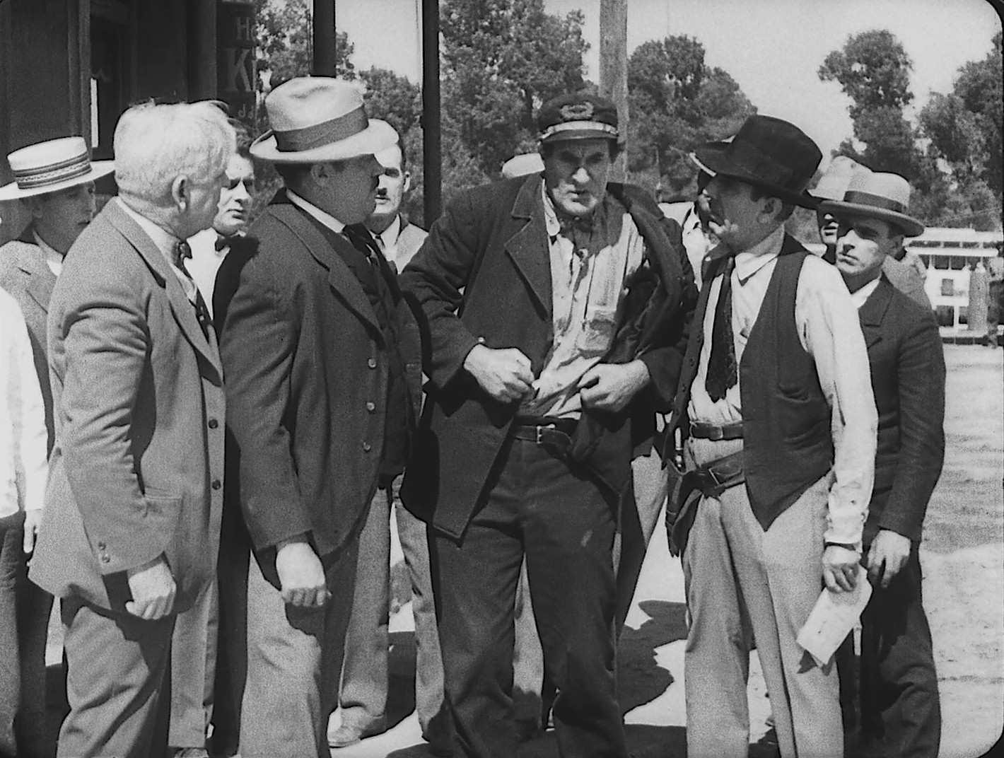 Steamboat Bill, Jr. (1928) —  shot,  lighting