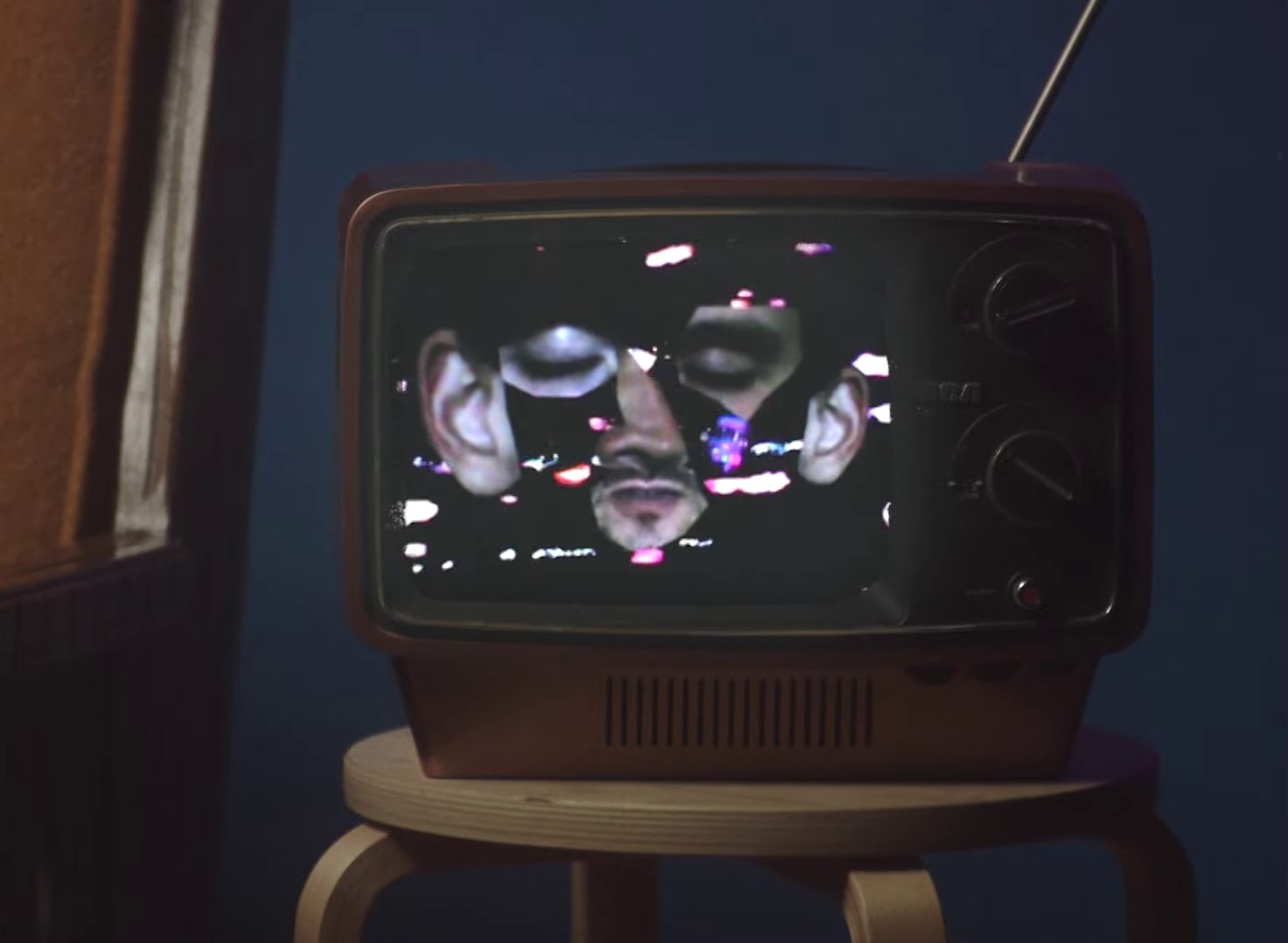 Family Man  (2022) —  shot,  lighting