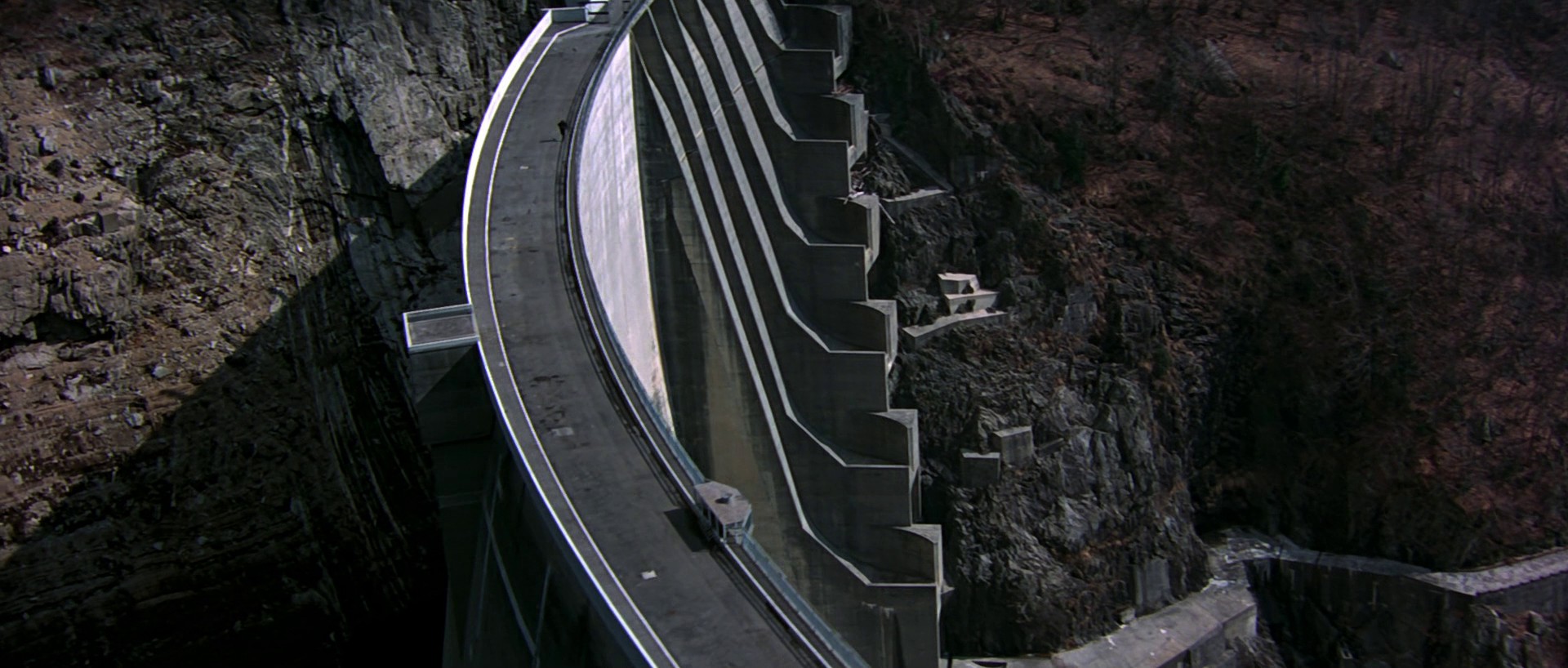 GoldenEye (1995) —  shot,  lighting