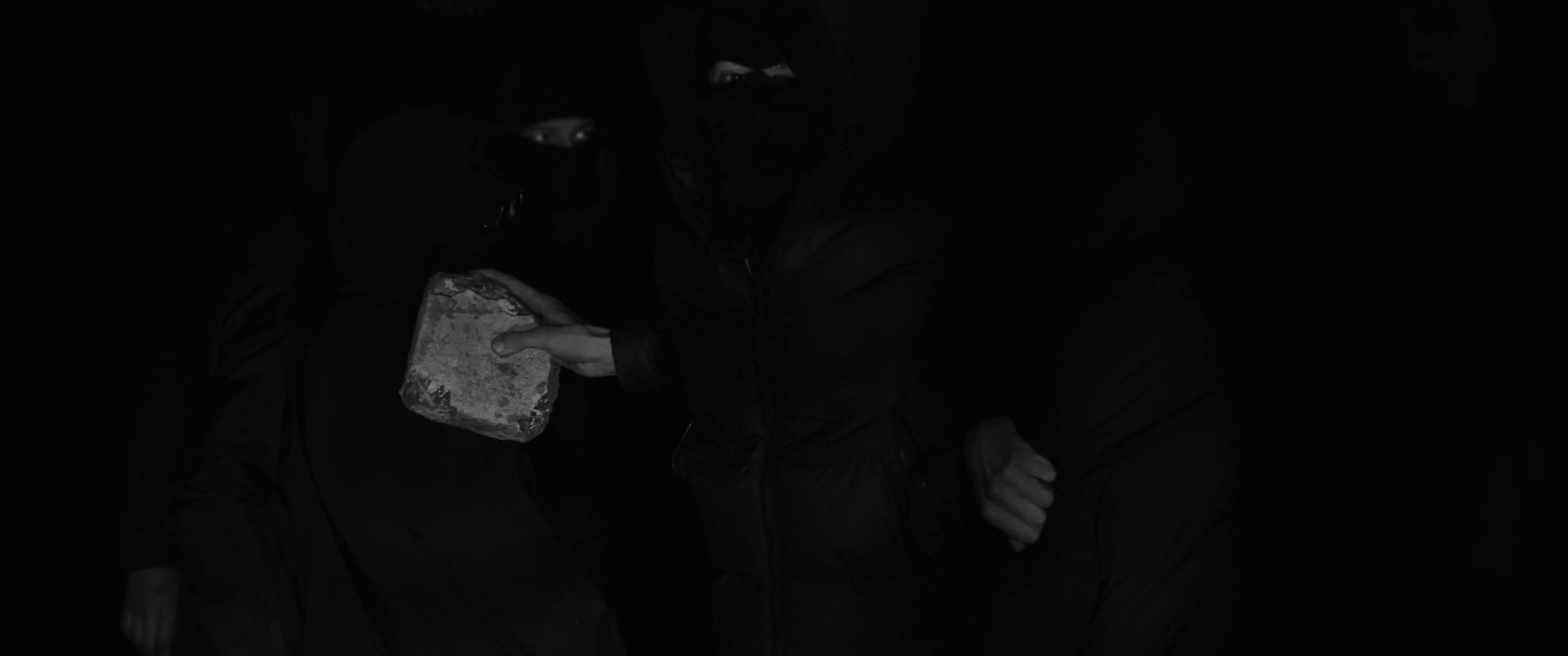 Dernière pluie (2025) —  shot,  lighting