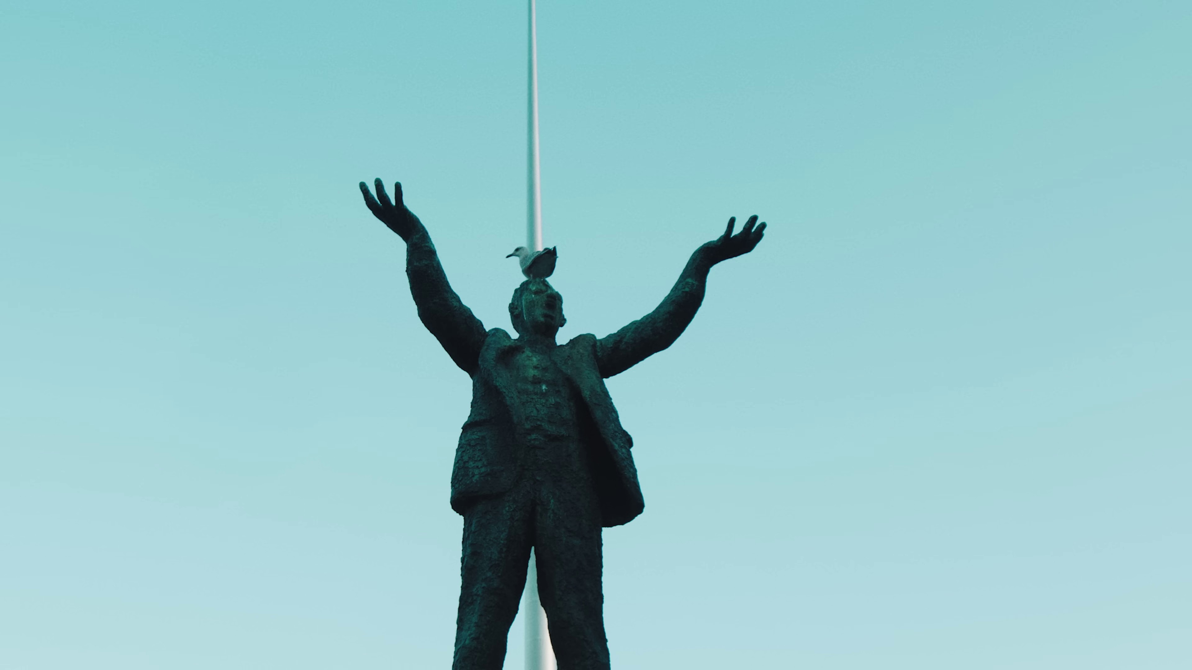 I see london i see france (2022) —  shot,  lighting