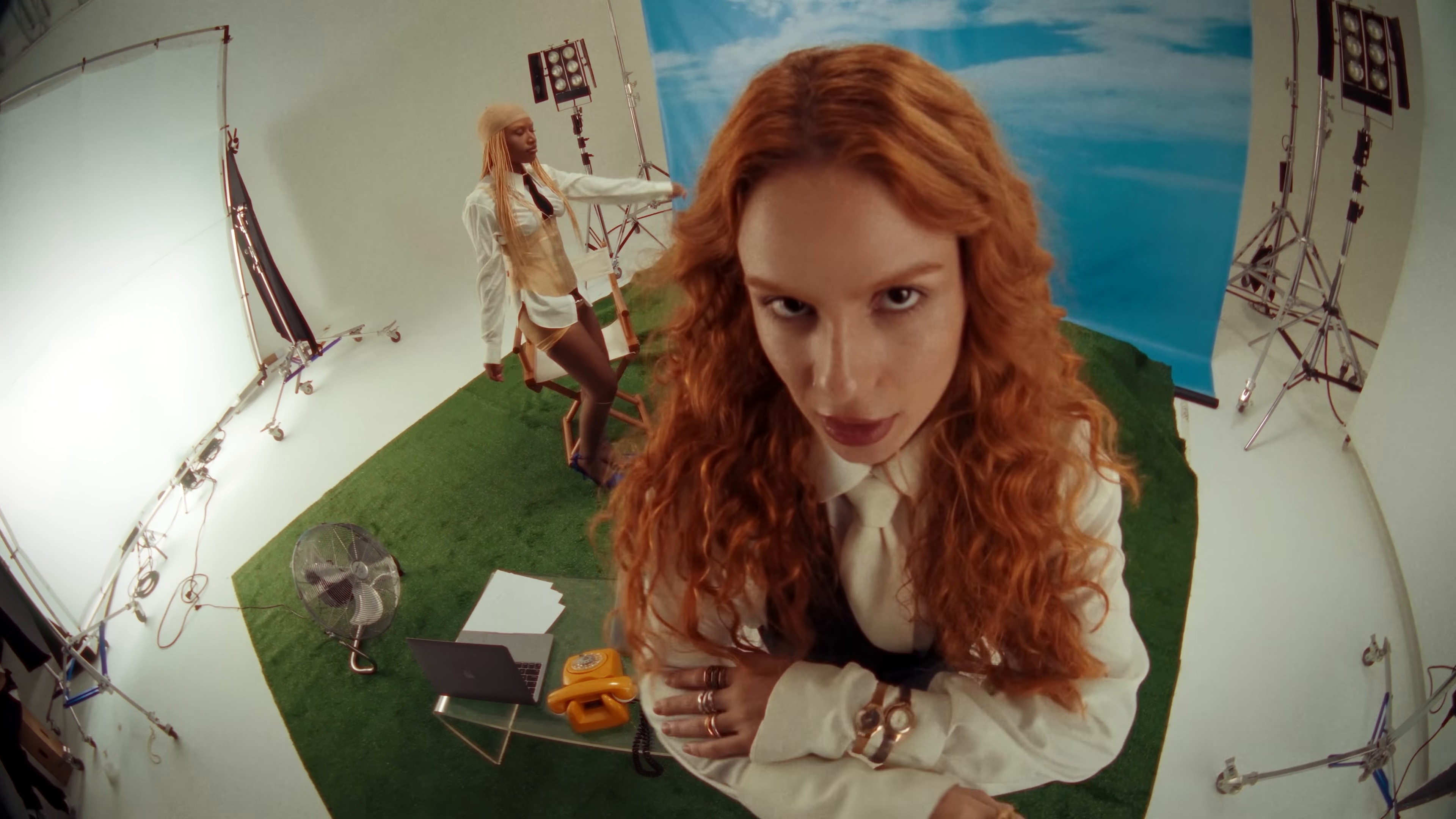 Que Pecado! (2025) —  shot,  lighting