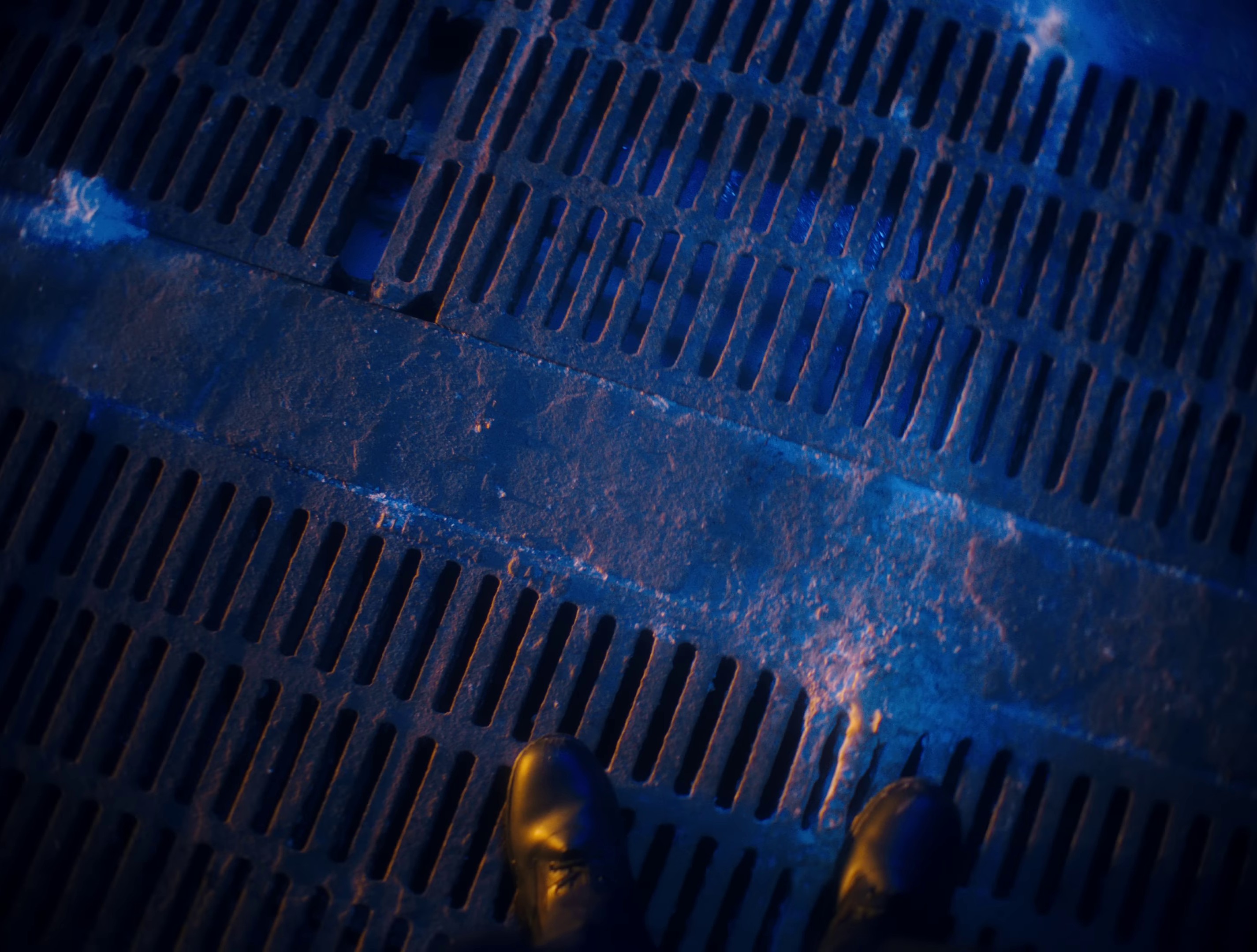 Falling or flying (2023) —  shot,  lighting