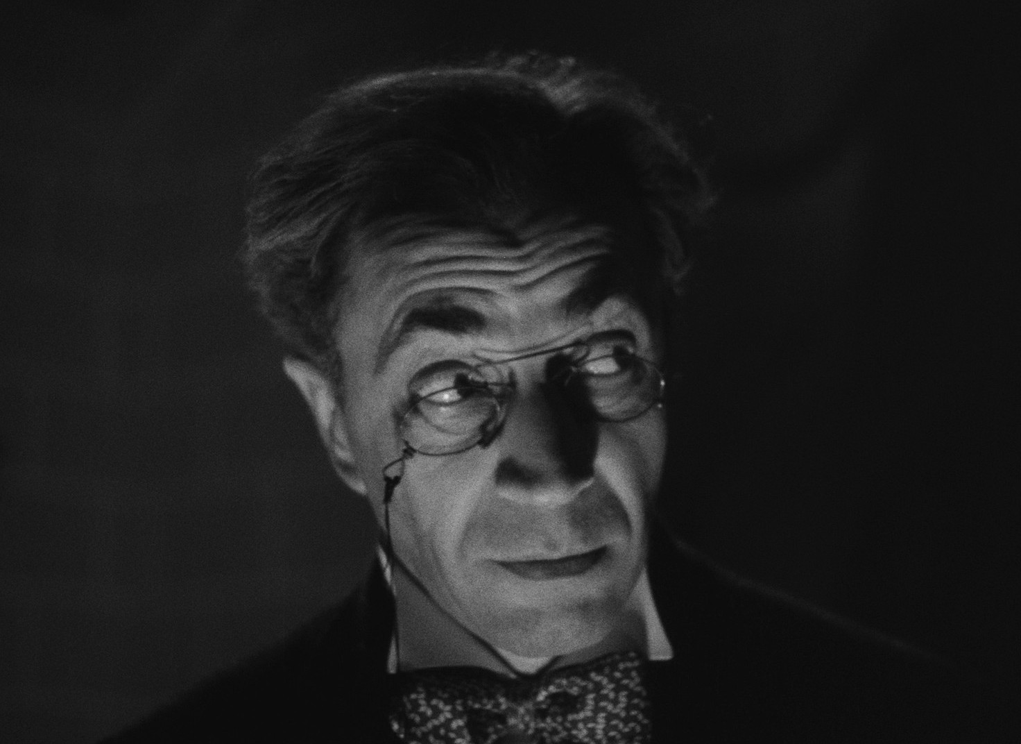 Les disparus de St. Agil (1938) —  shot,  lighting