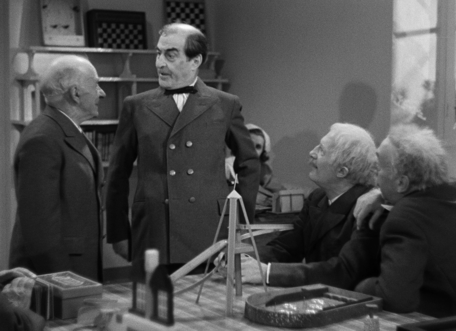 Ils étaient neuf célibataires (1939) —  shot,  lighting