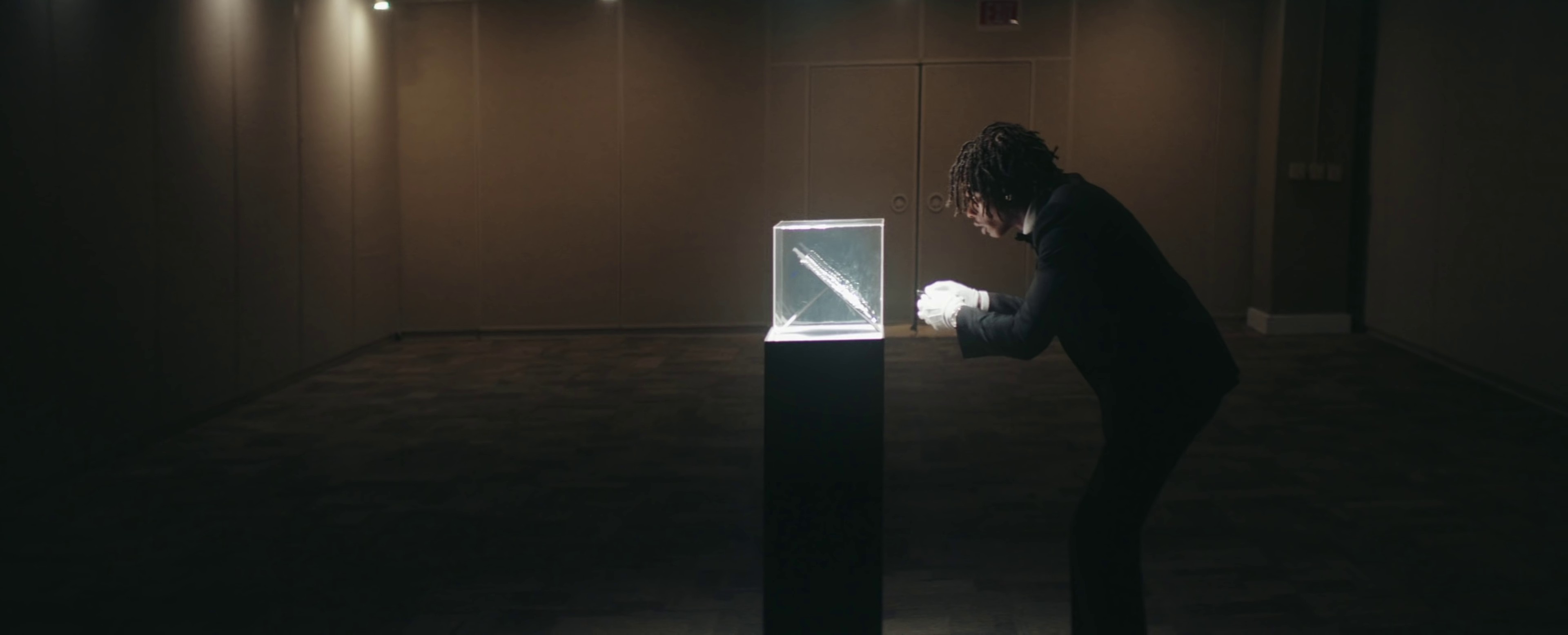 How It Feels (2021) —  shot,  lighting