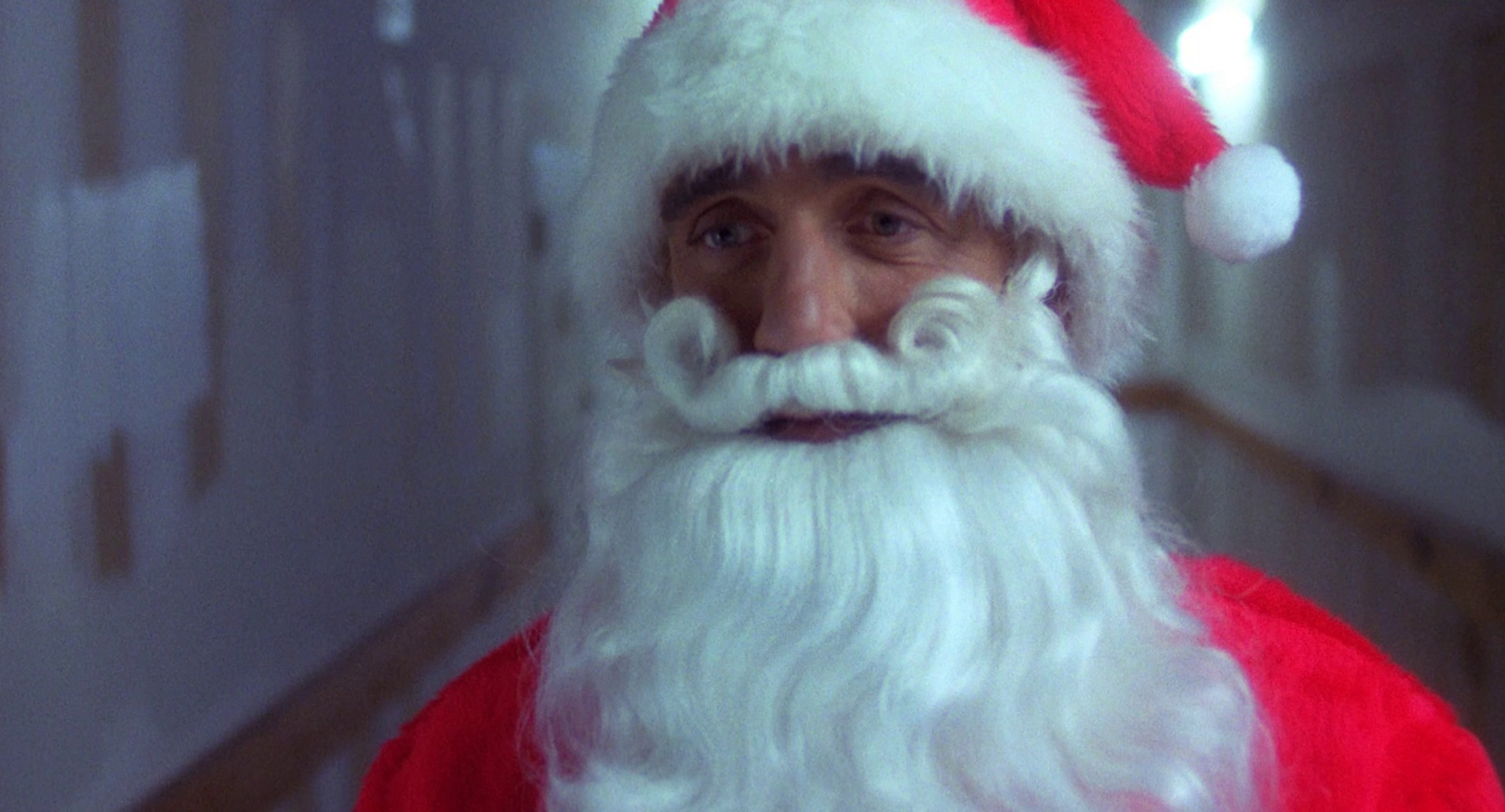 Santa with Muscles (1996) —  shot,  lighting