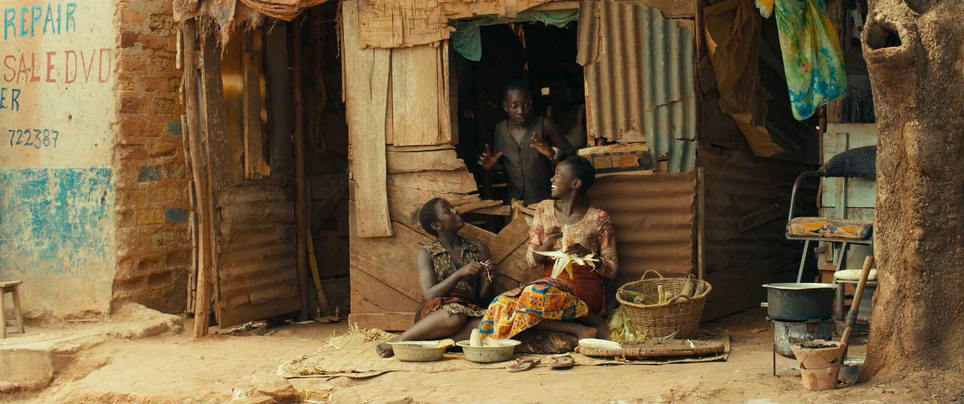 Queen of Katwe (2016) —  shot,  lighting