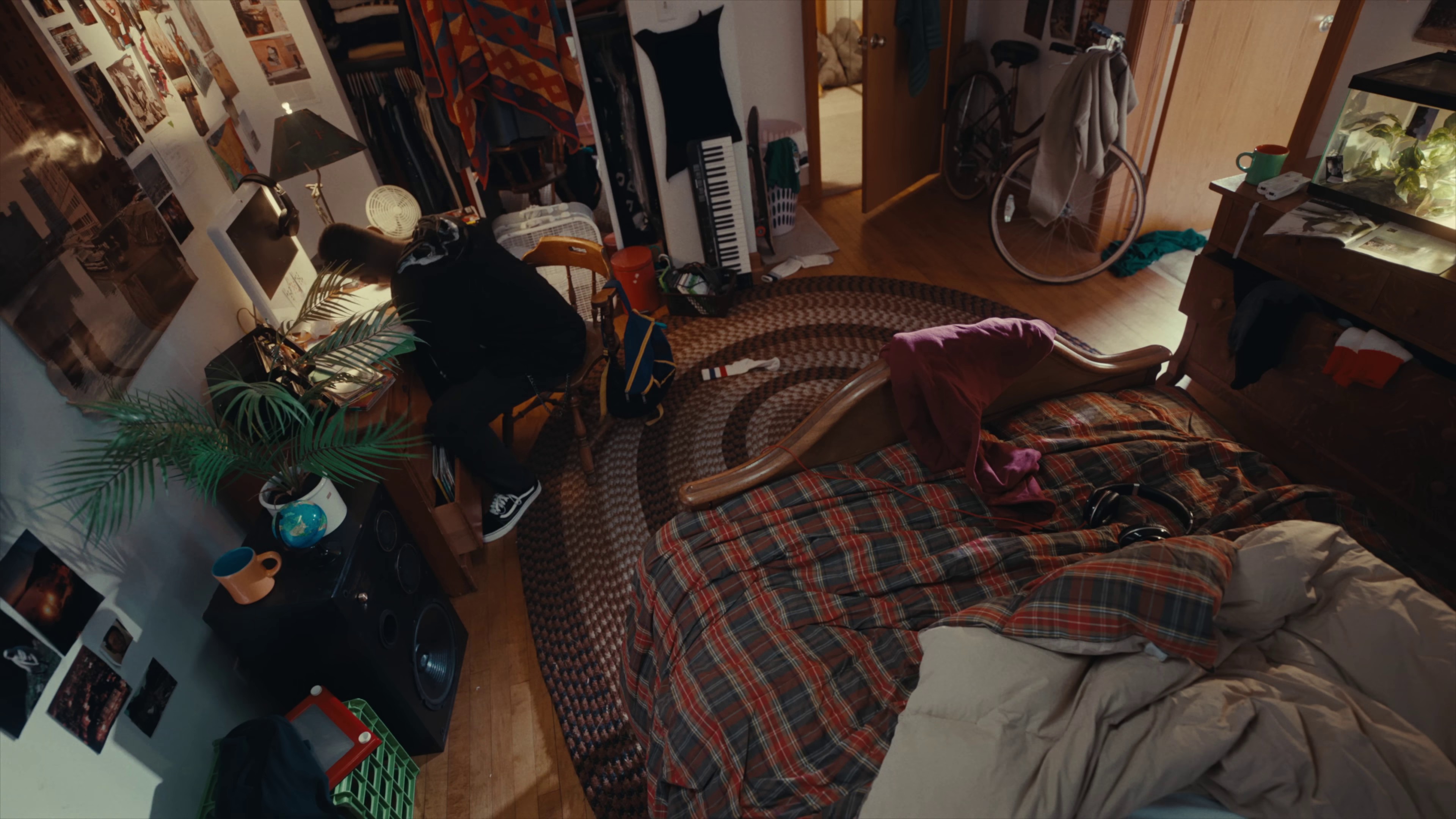 Glo’d Up (2023) —  shot,  lighting