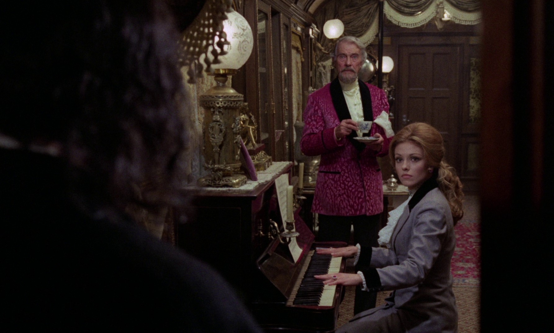 Horror Express (1972) —  shot,  lighting