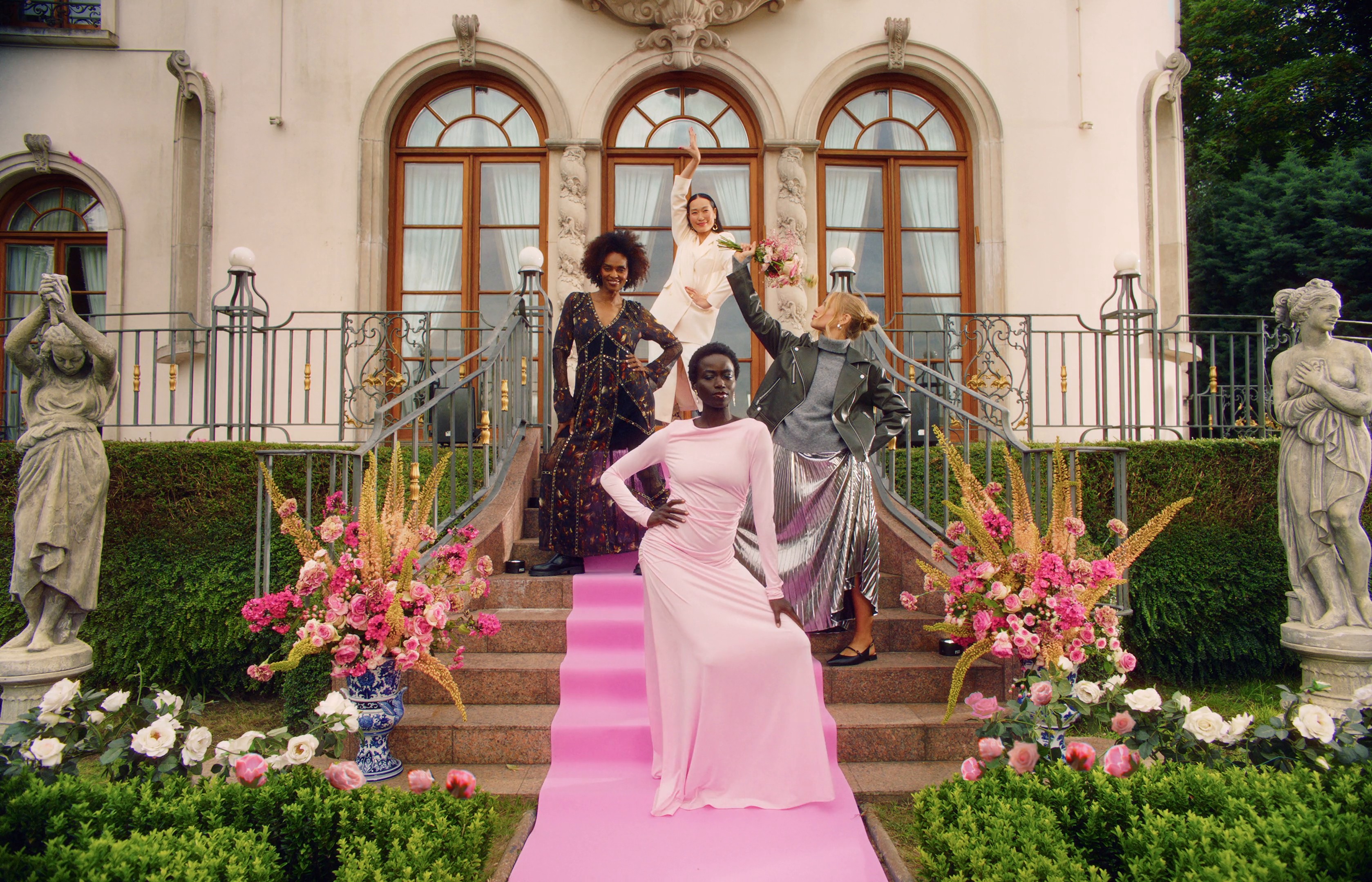 House of Flamingo (DC) - Very (2024) —  shot,  lighting