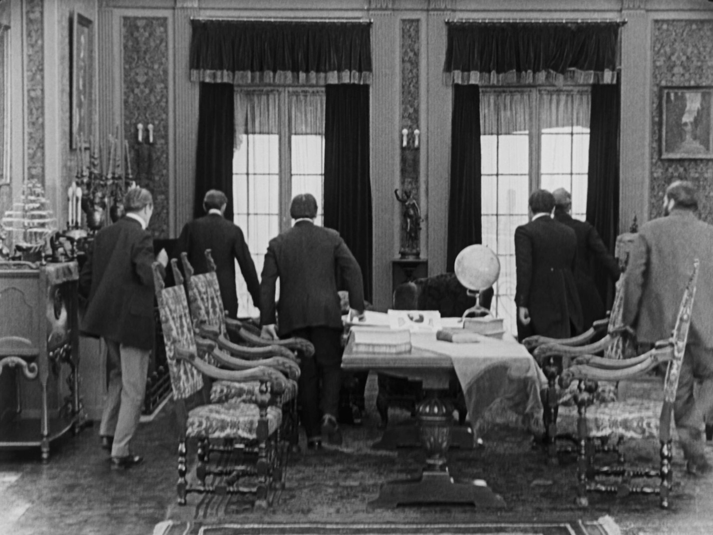 The Navigator (1924) —  shot,  lighting