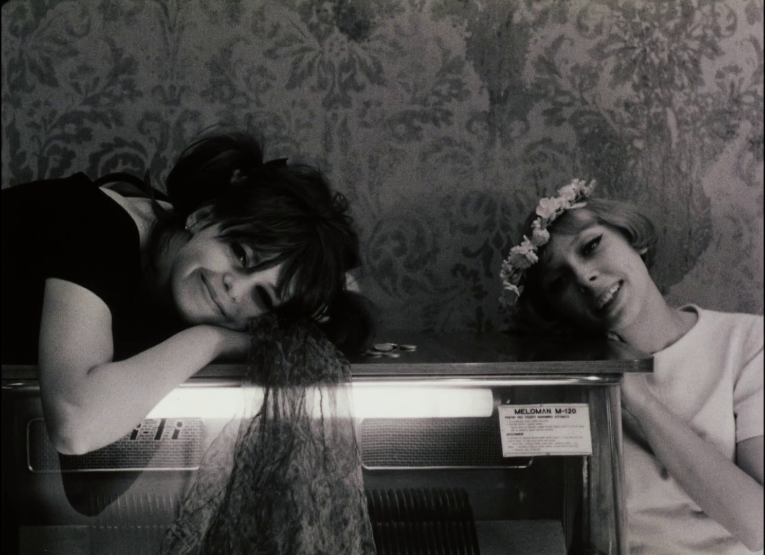 Daisies (1966) —  shot,  lighting