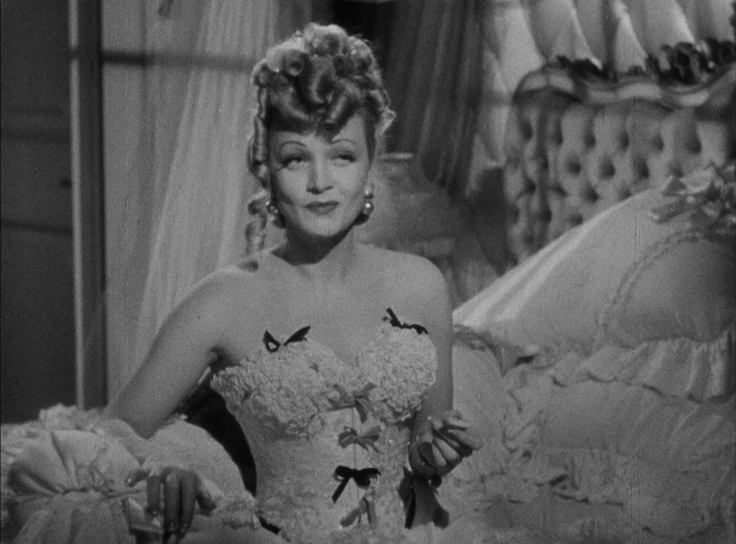 The Flame of New Orleans (1941) —  shot,  lighting