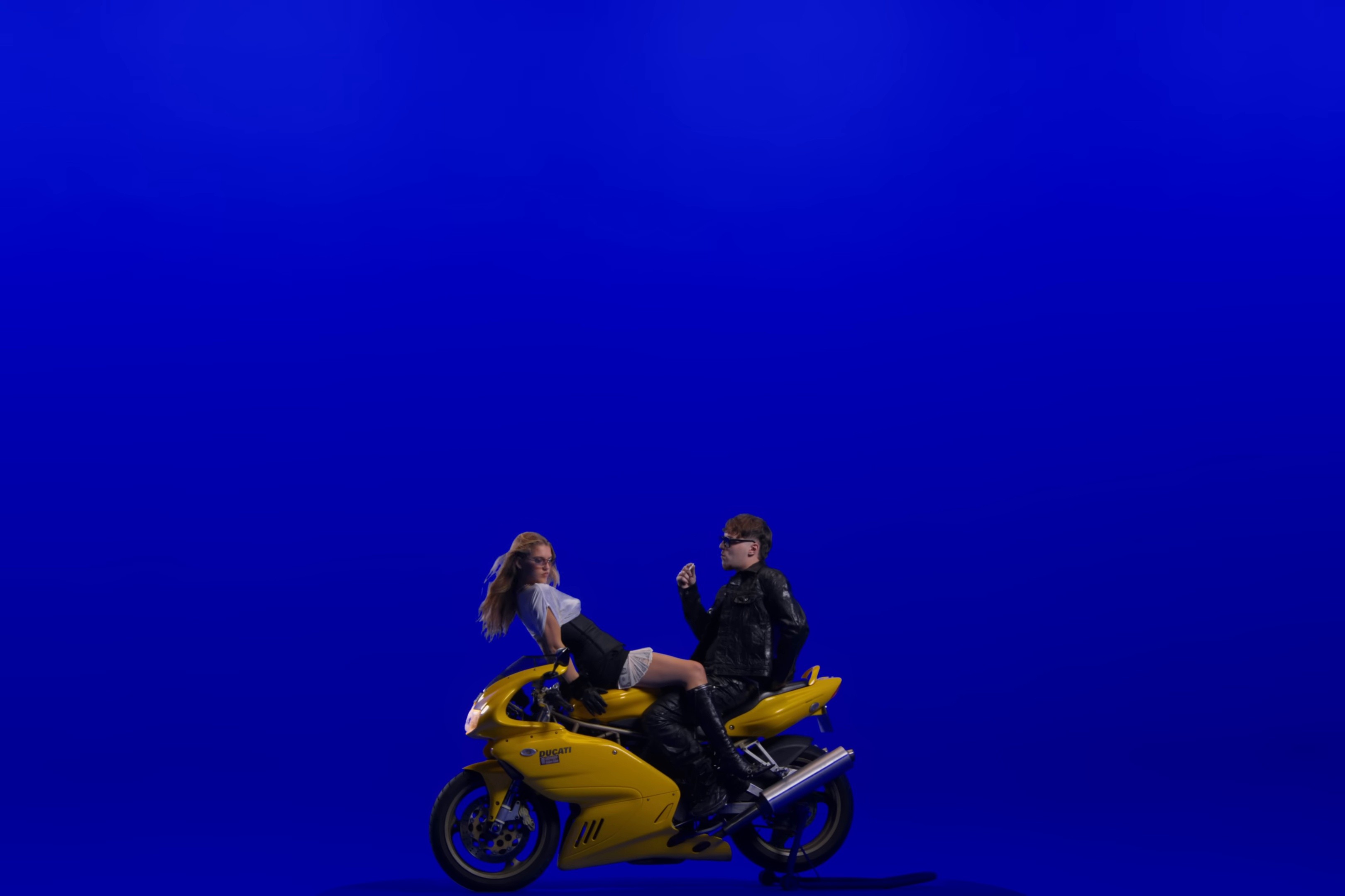  17 TEUDY  (2024) —  shot,  lighting