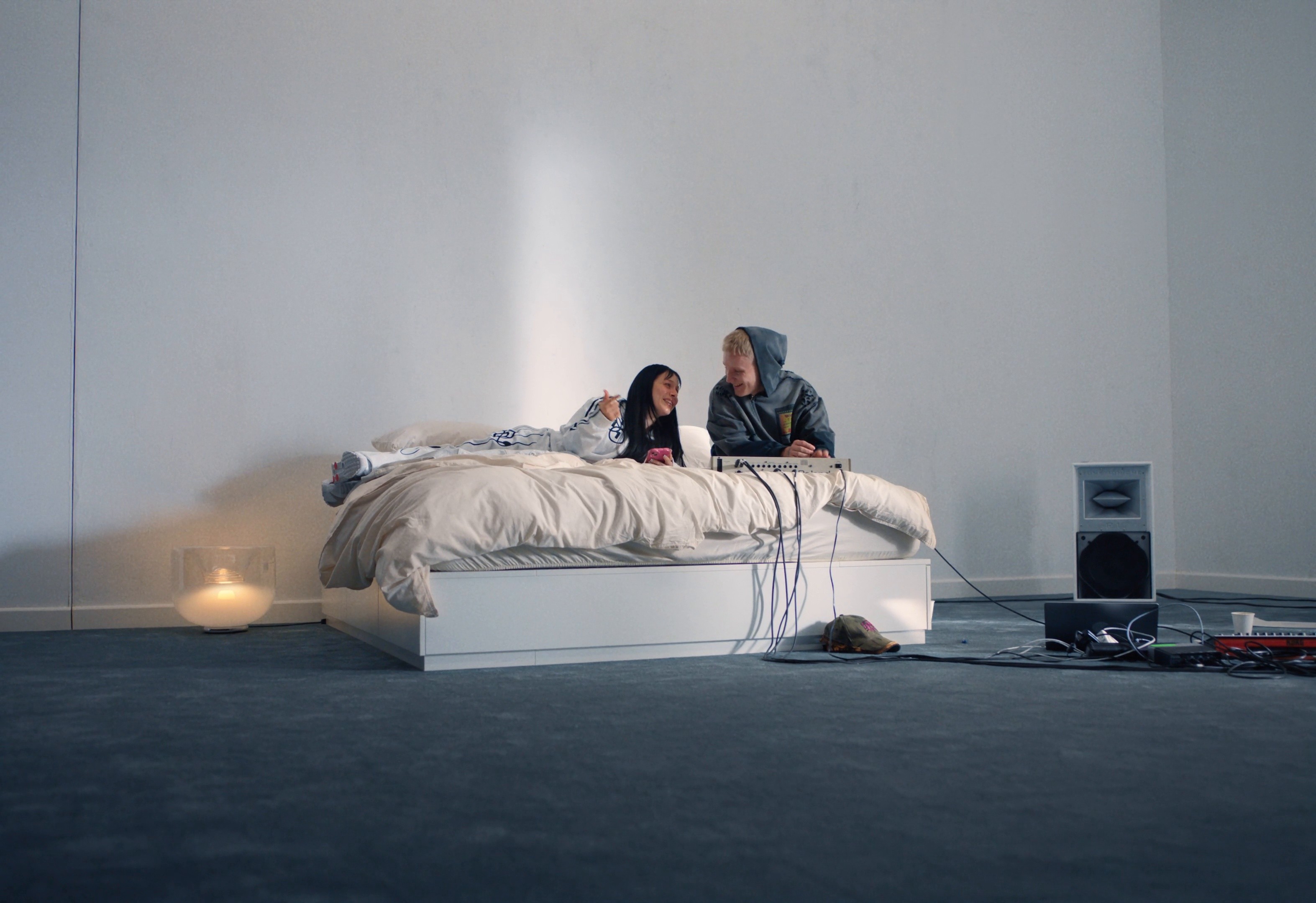 Brutalismus3000 x Tinder (2025) —  shot,  lighting