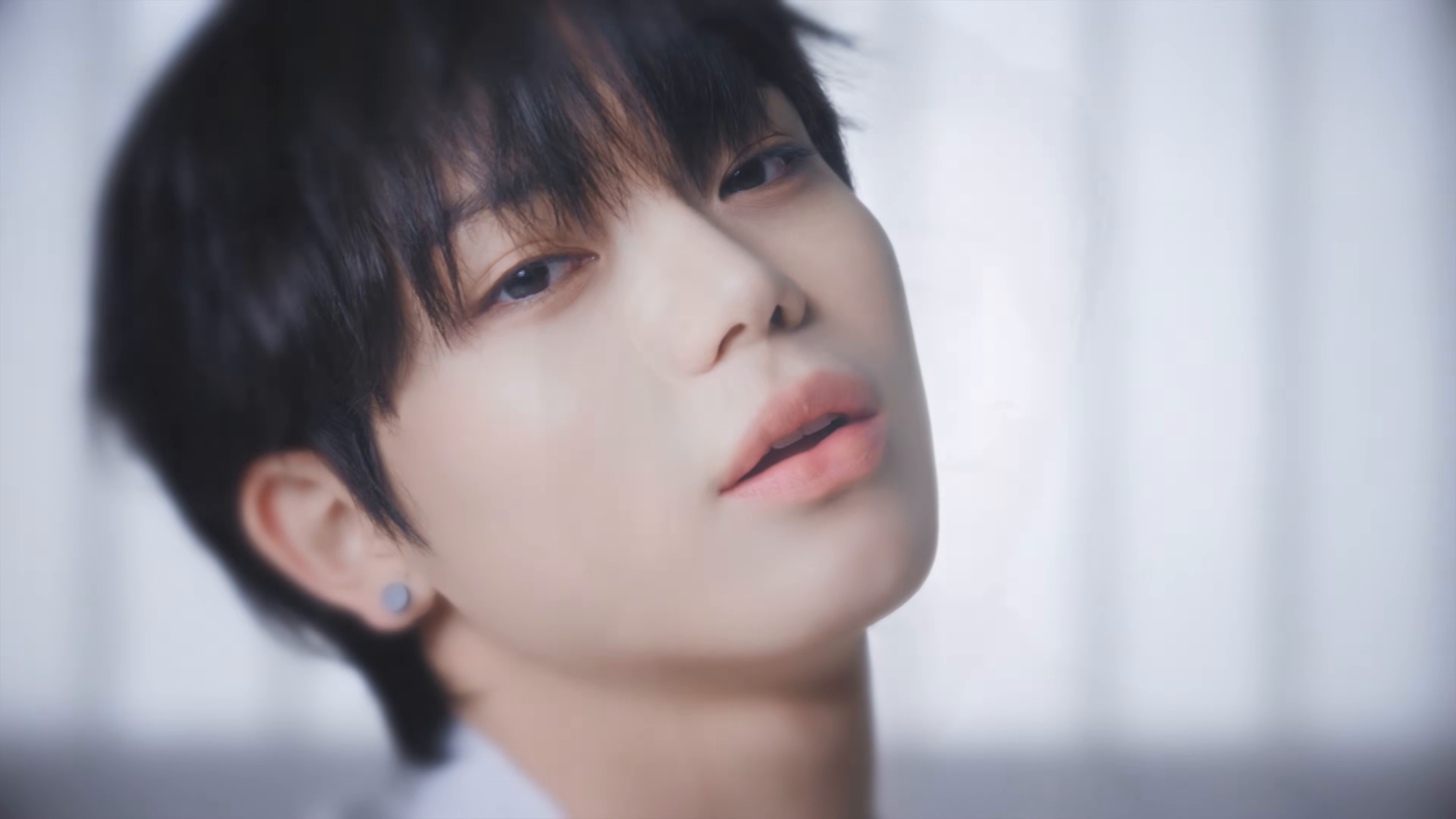 FaceTime (2026) —  shot,  lighting