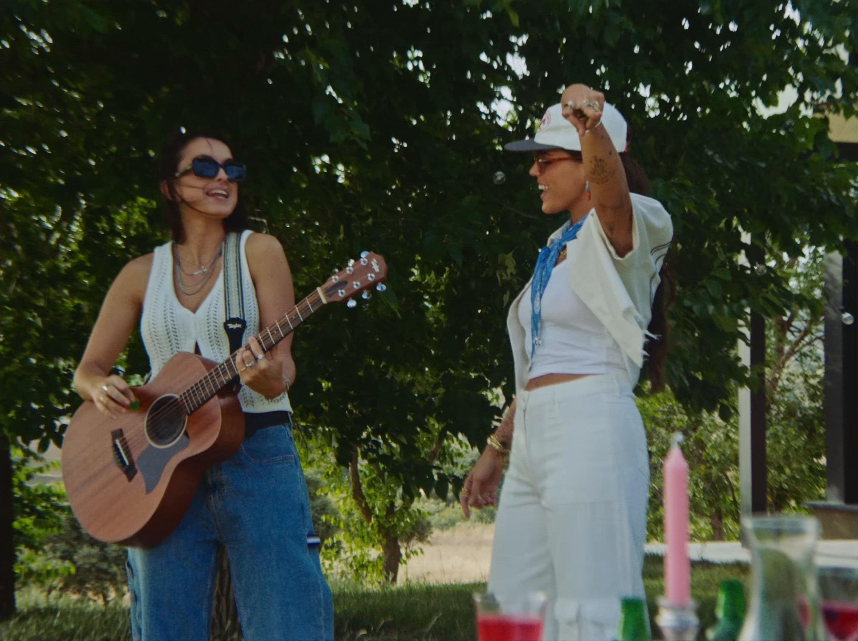 se sube la falda (2025) —  shot,  lighting