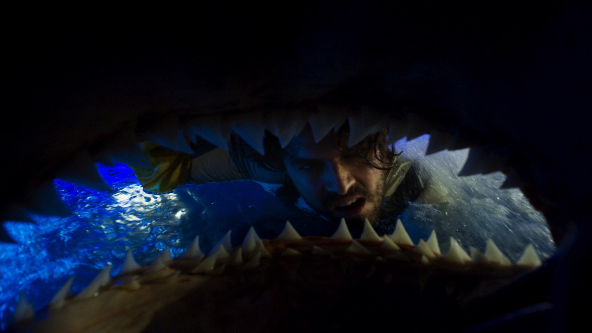 Deep Blue Sea 2 (2018) —  shot,  lighting