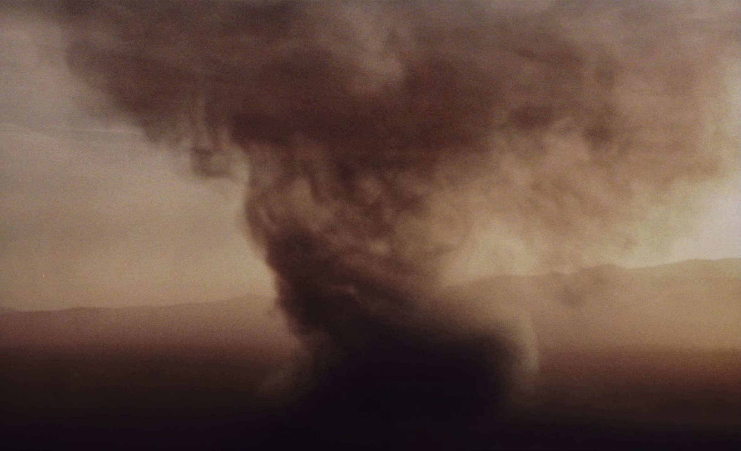 Don't be another (2023) —  shot,  lighting