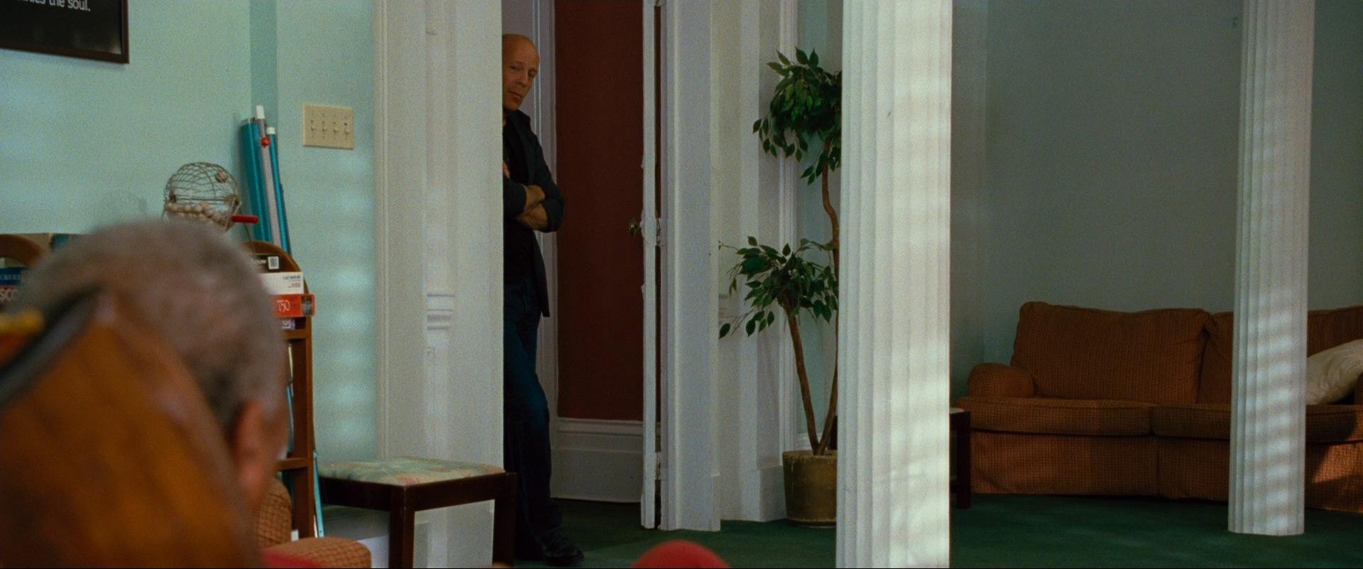 RED (2010) —  shot,  lighting