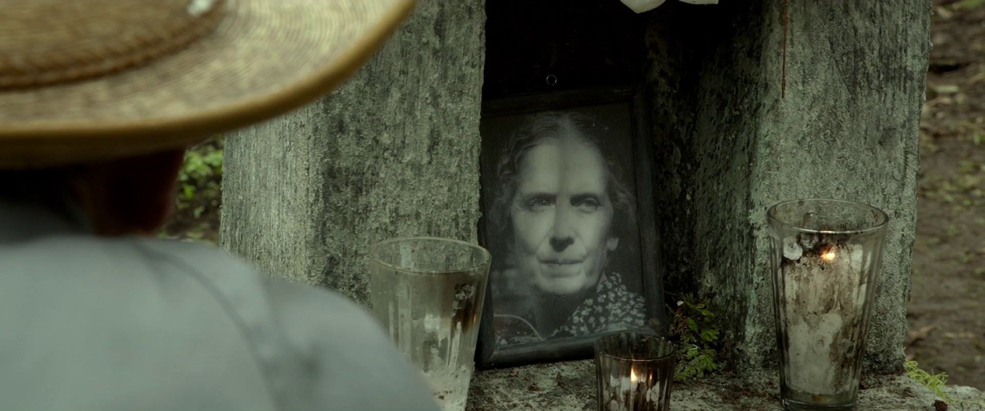 I Dream in Another Language (2018) —  shot,  lighting