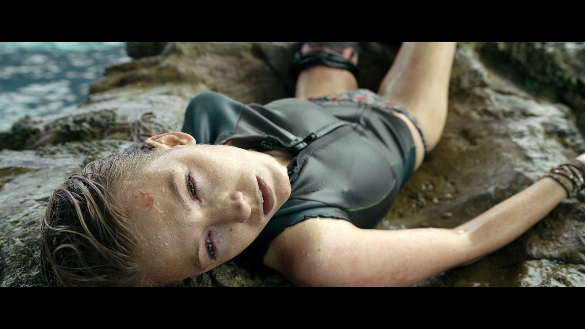 The Shallows (2016) —  shot,  lighting