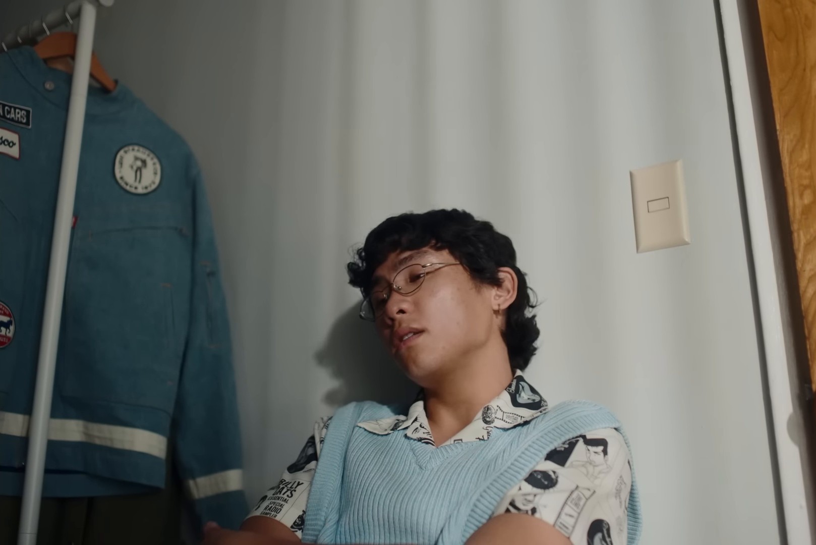 Fuzzy Feeling (2024) —  shot,  lighting