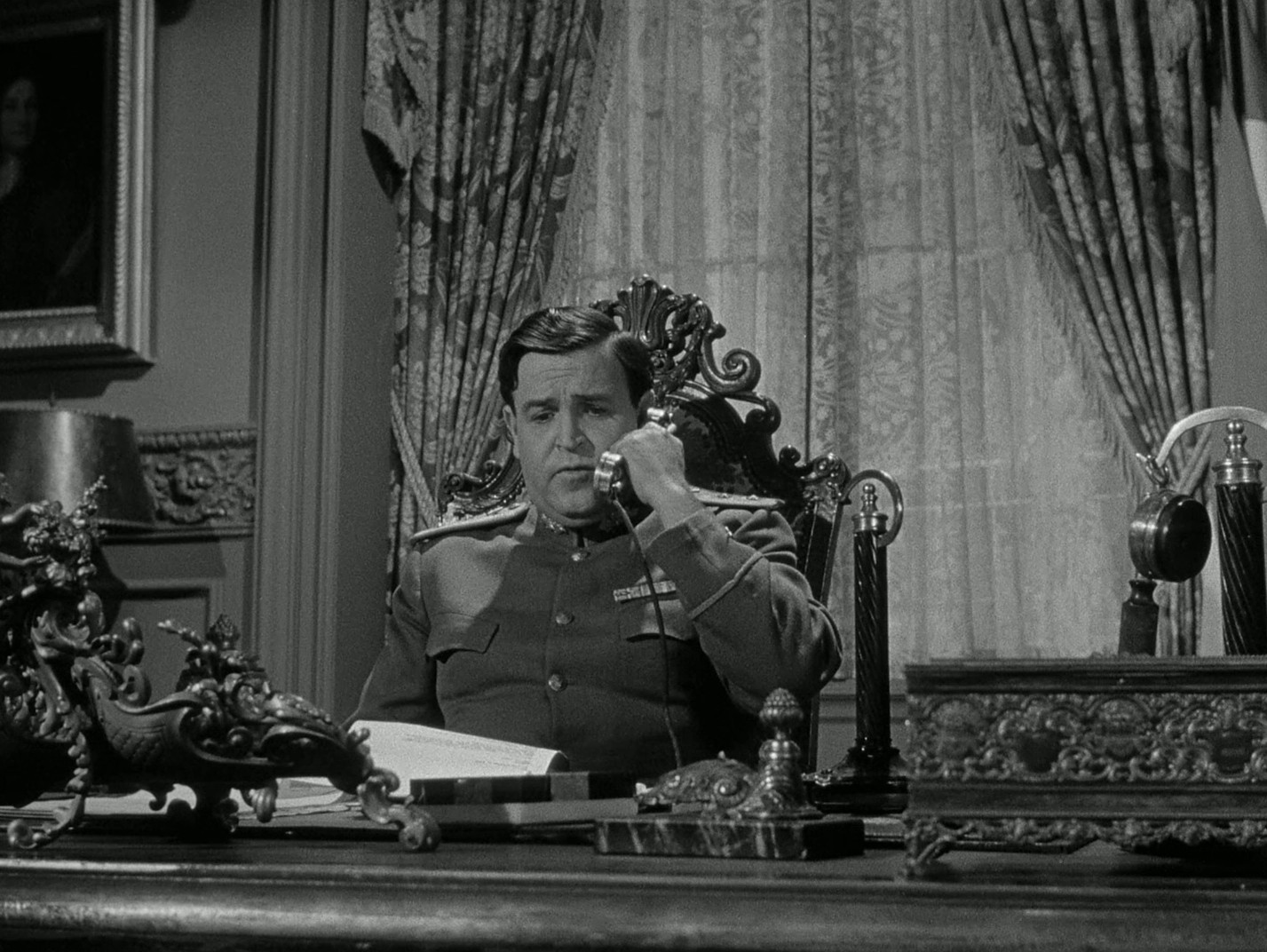 Assignment: Paris (1952) —  shot,  lighting