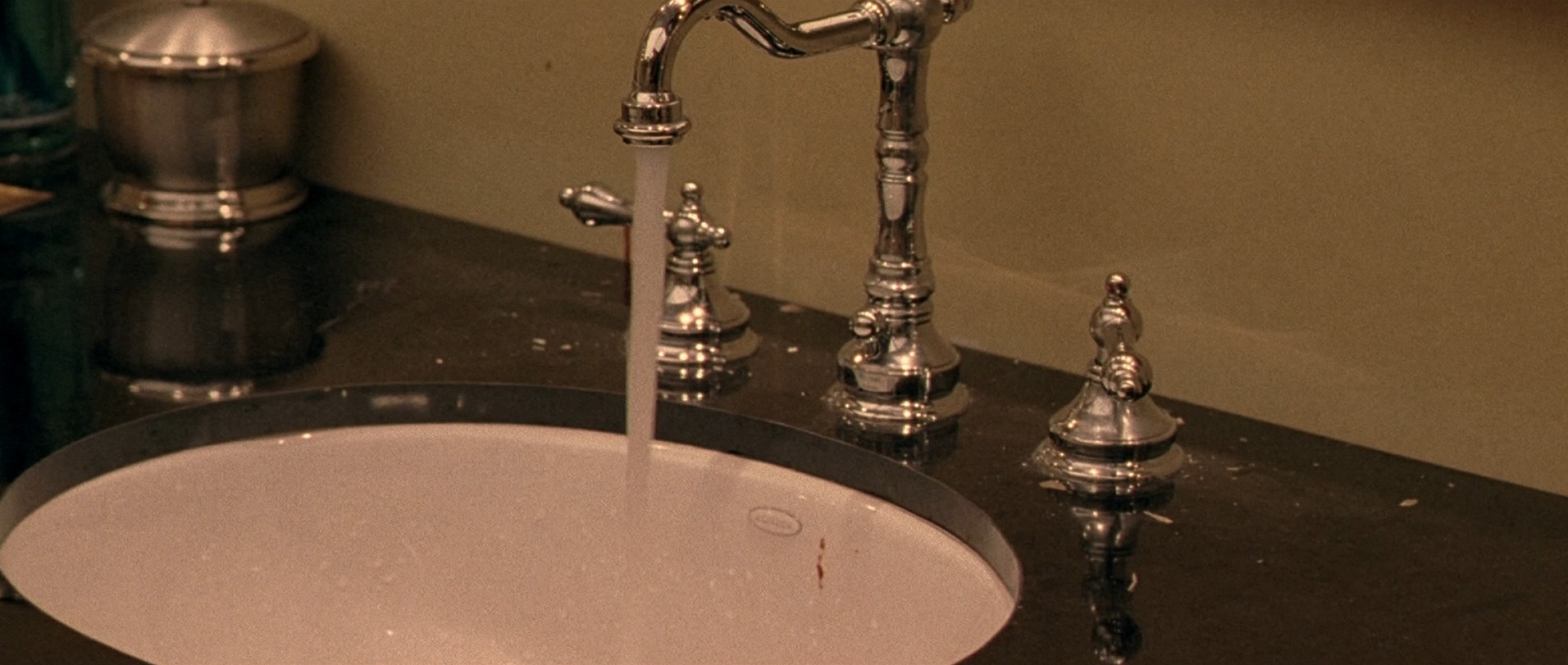 Hollow Man II (2006) —  shot,  lighting