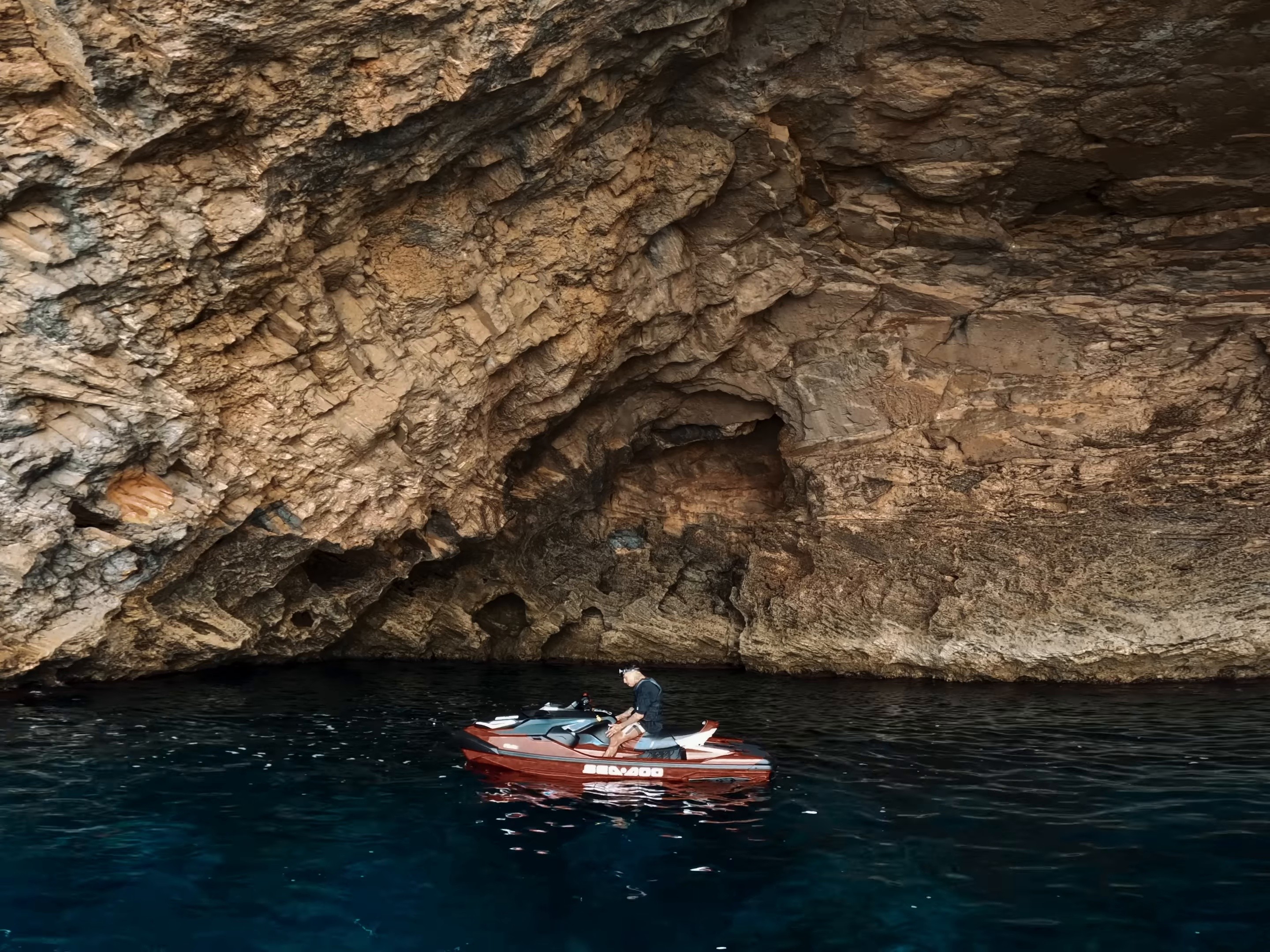 PASAPORTE (2024) —  shot,  lighting