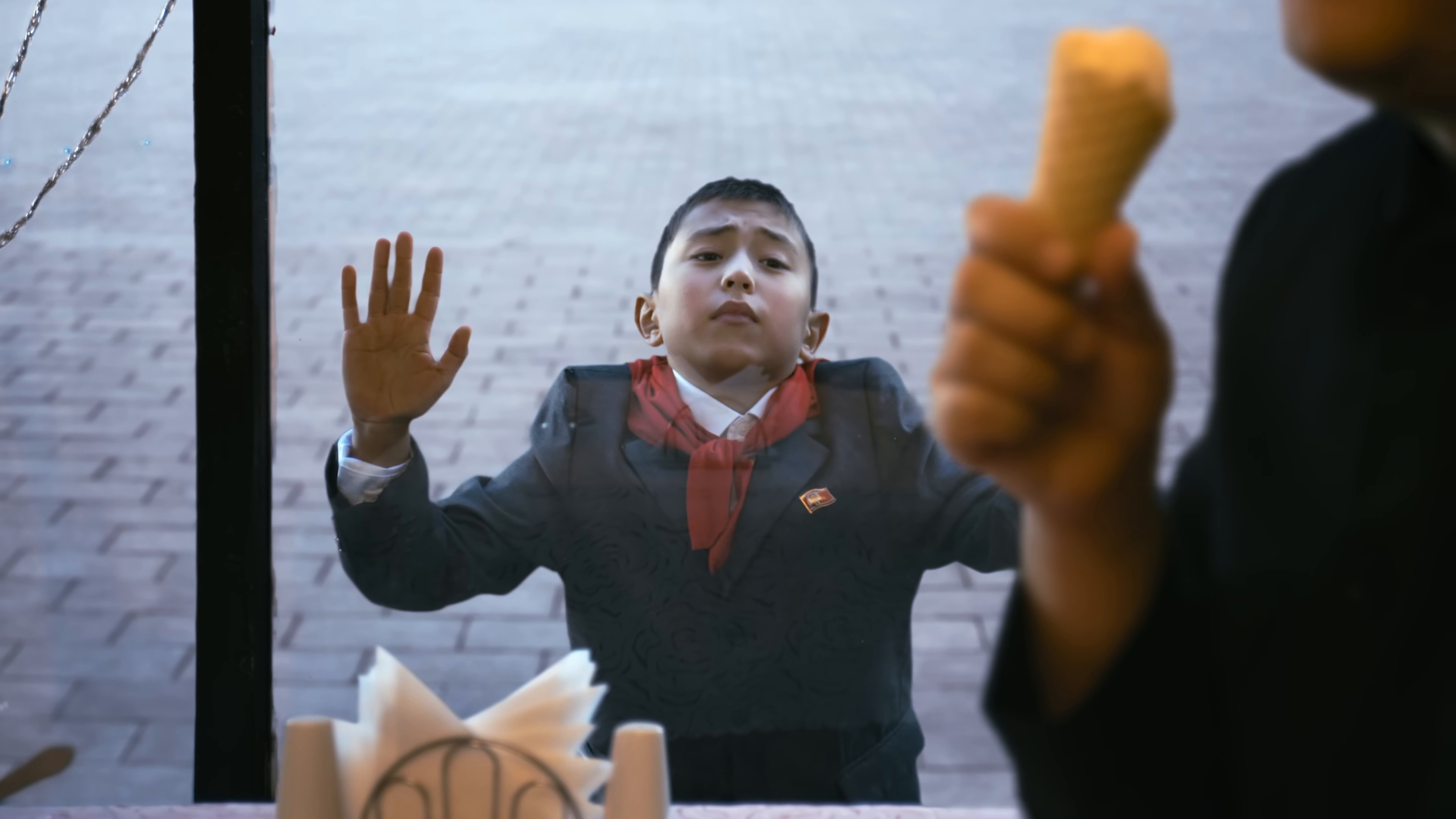 LollyBomb (2017) —  shot,  lighting