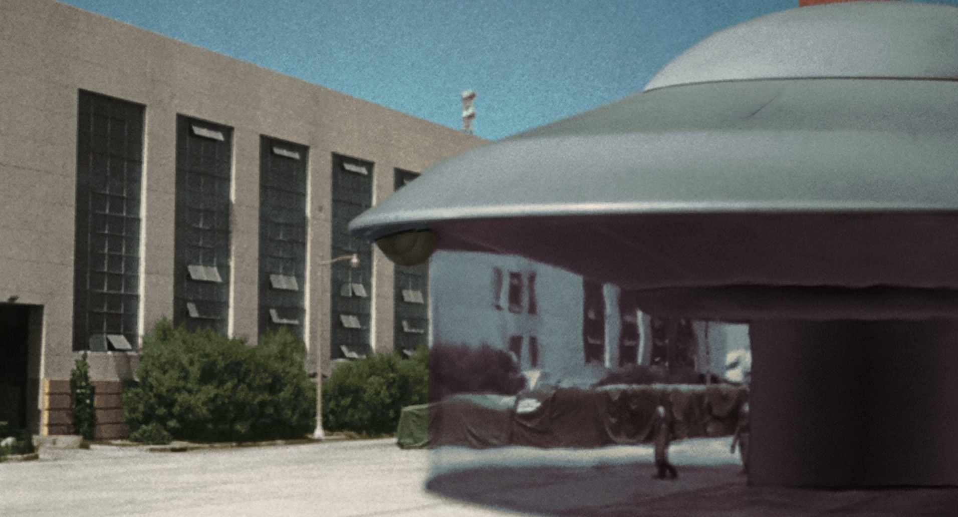 Earth vs. the Flying Saucers (1956) —  shot,  lighting