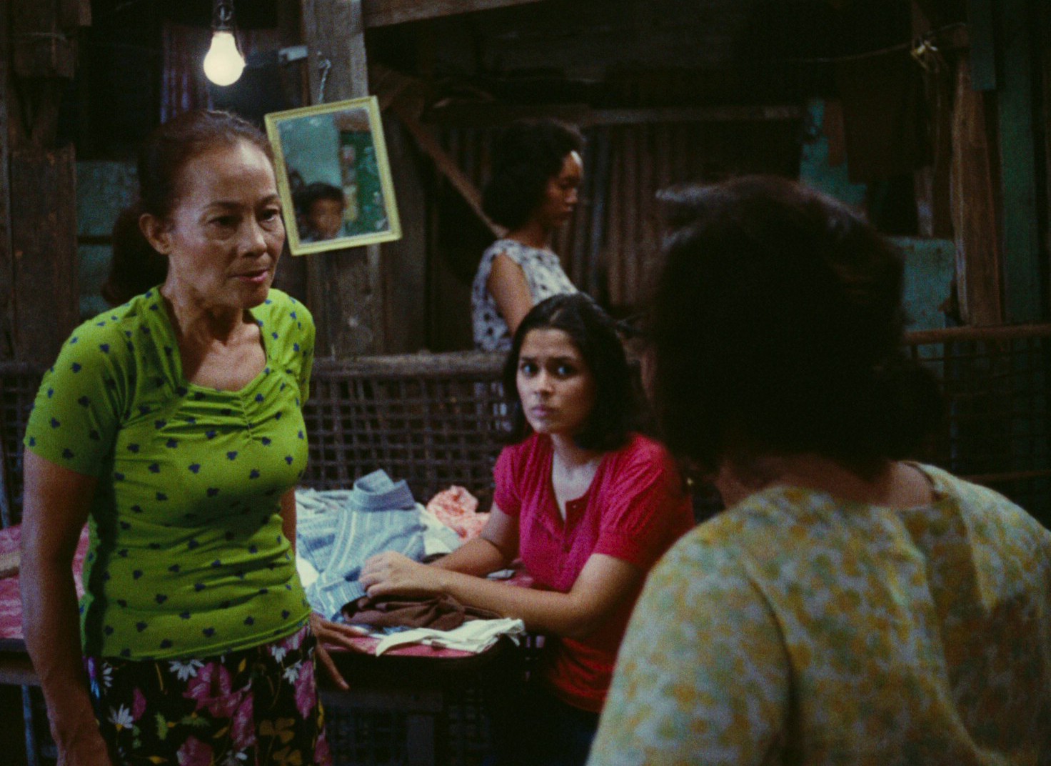 Insiang (1976) —  shot,  lighting