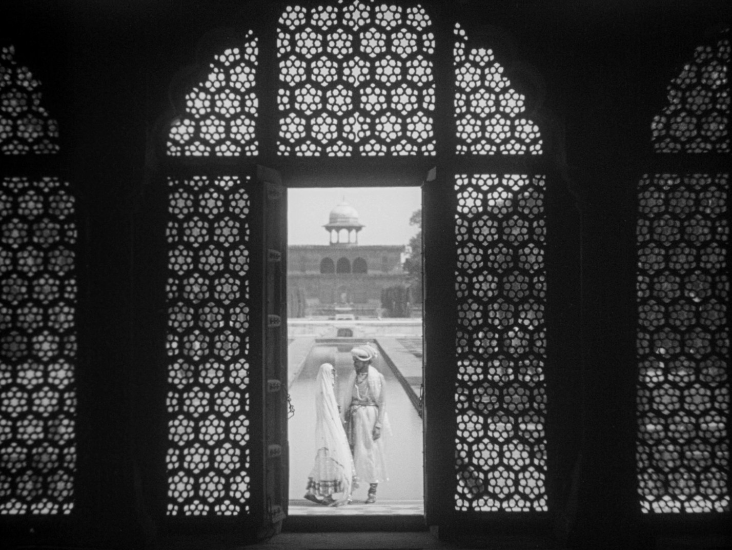 Shiraz (1928) —  shot,  lighting