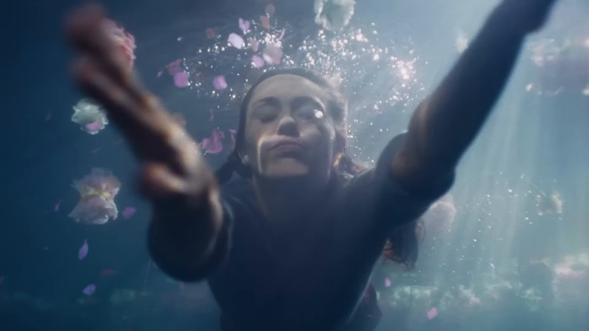 Miley Cyrus for Gucci Flora (2024) —  shot,  lighting