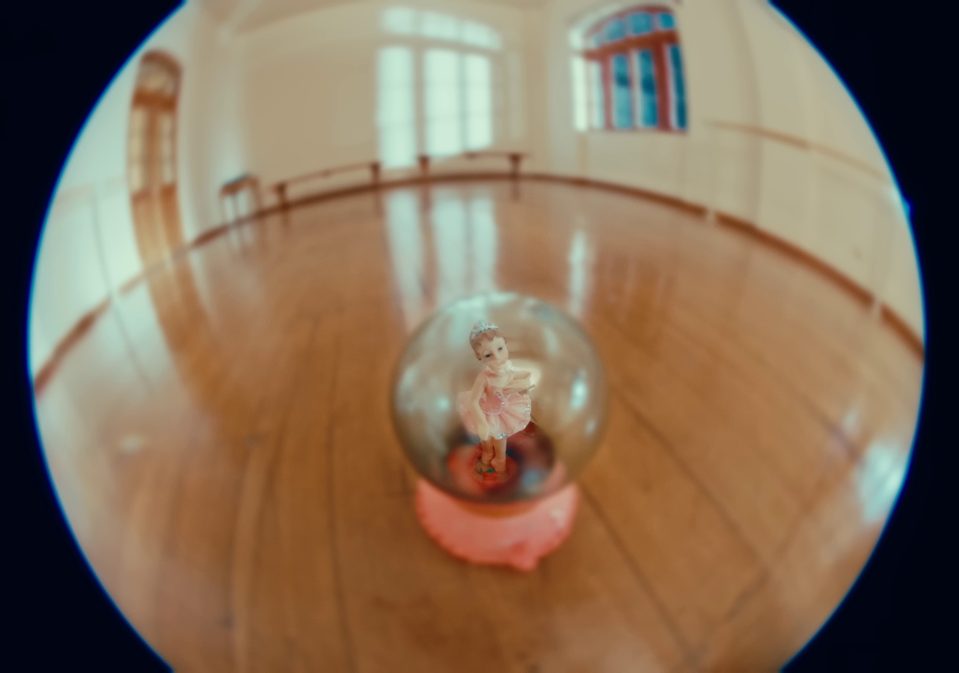 Quise Quererte (2023) —  shot,  lighting