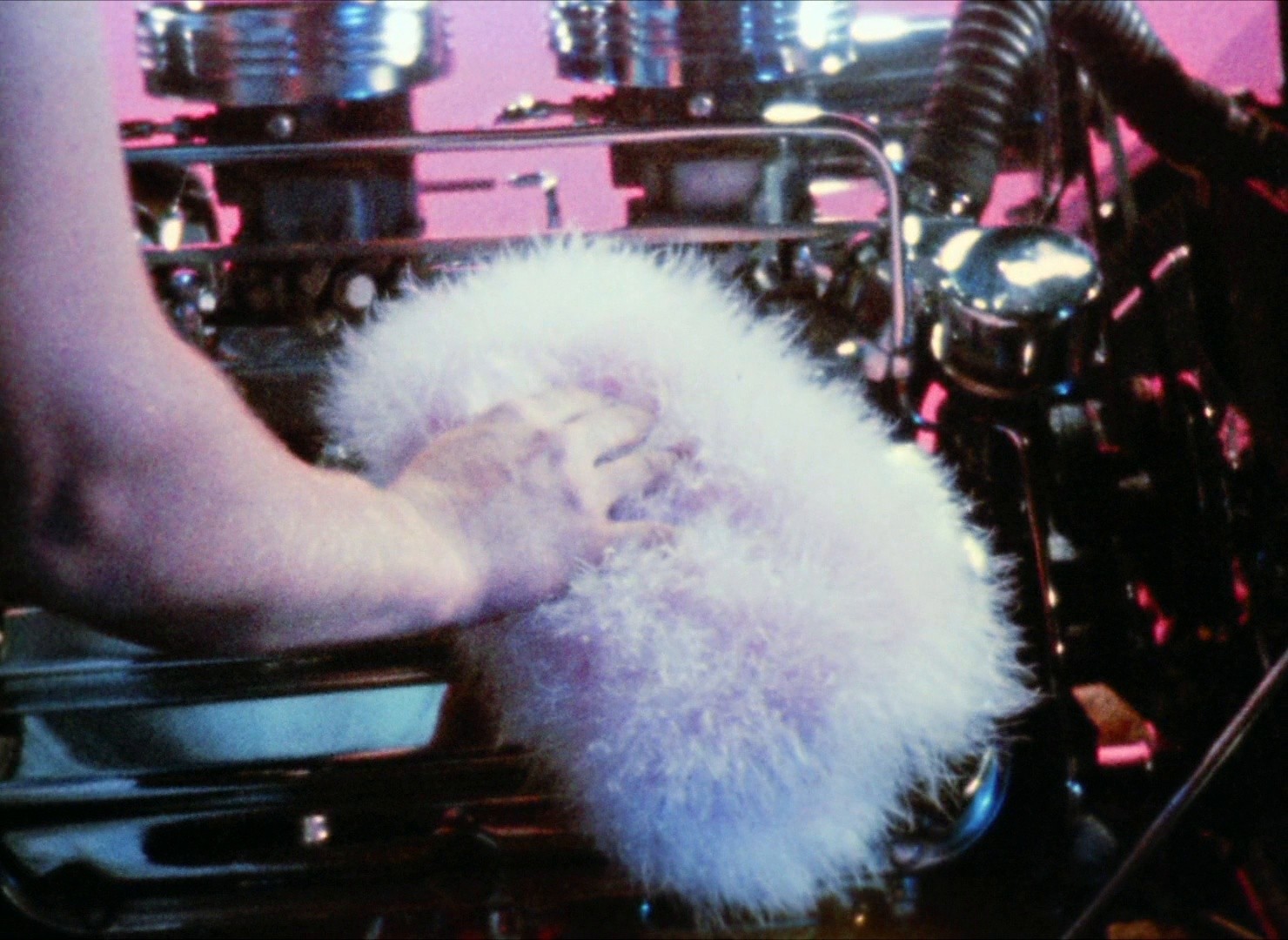 Kustom Kar Kommandos (1973) —  shot,  lighting