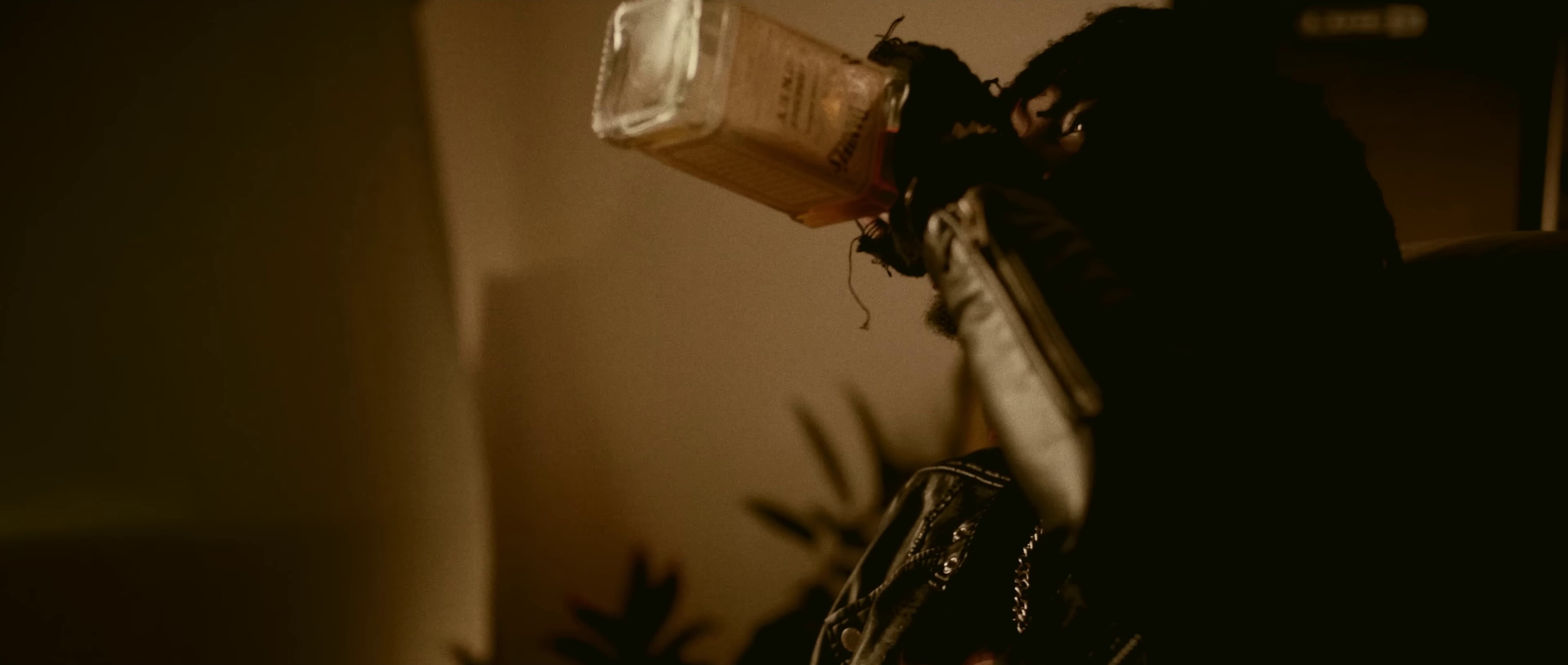 Solo  (2022) —  shot,  lighting