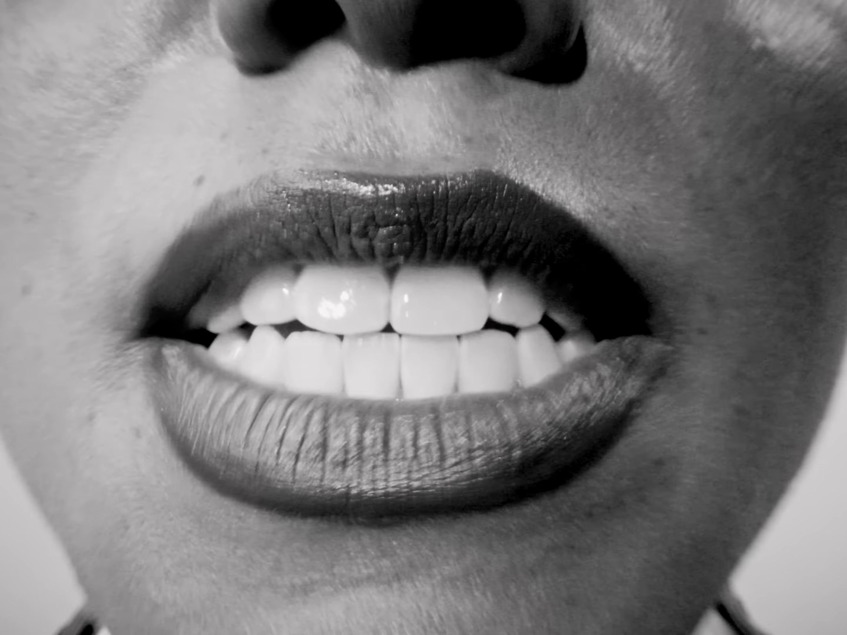 poser (2025) —  shot,  lighting