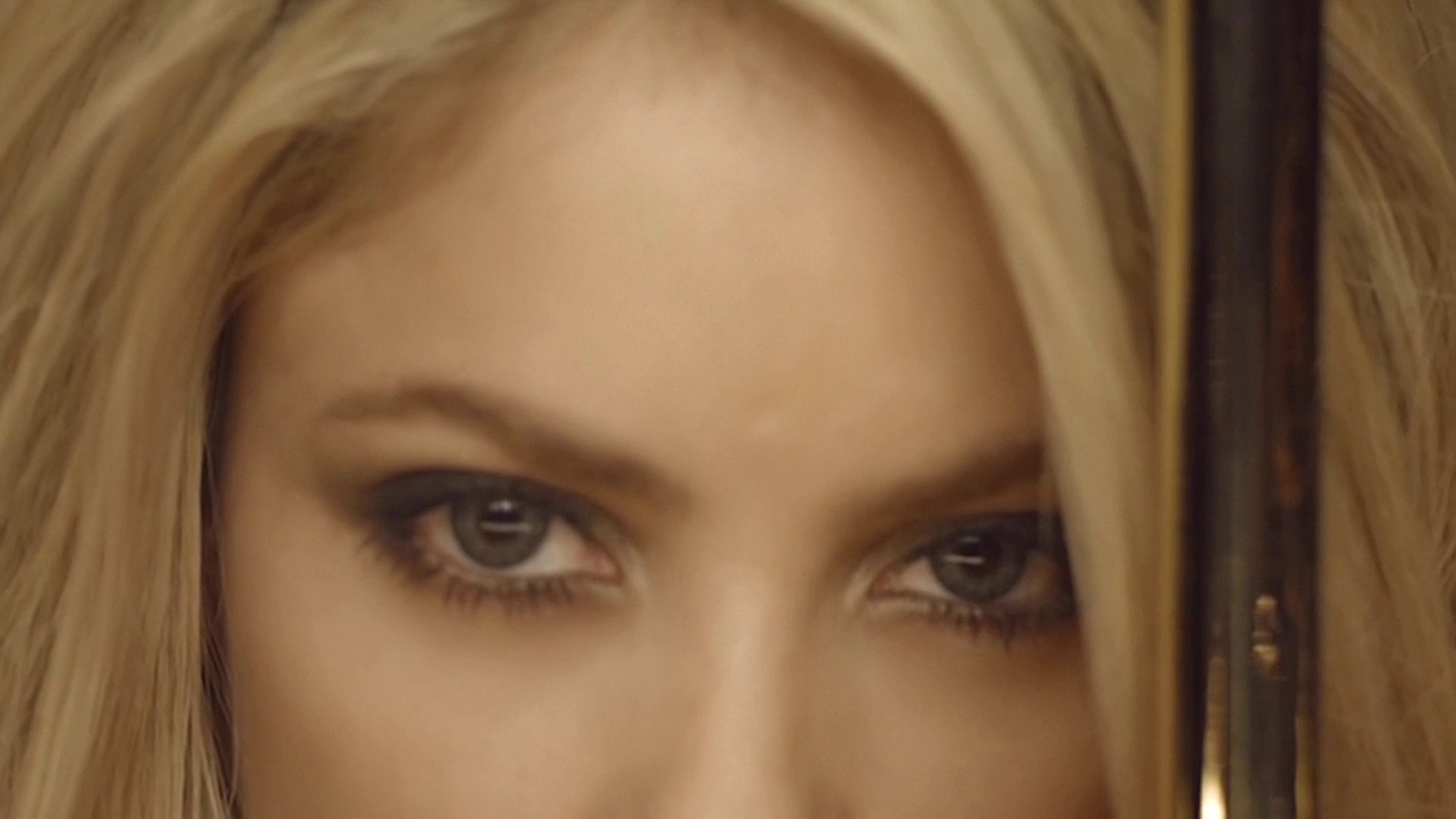 She Wolf  (2009) —  shot,  lighting