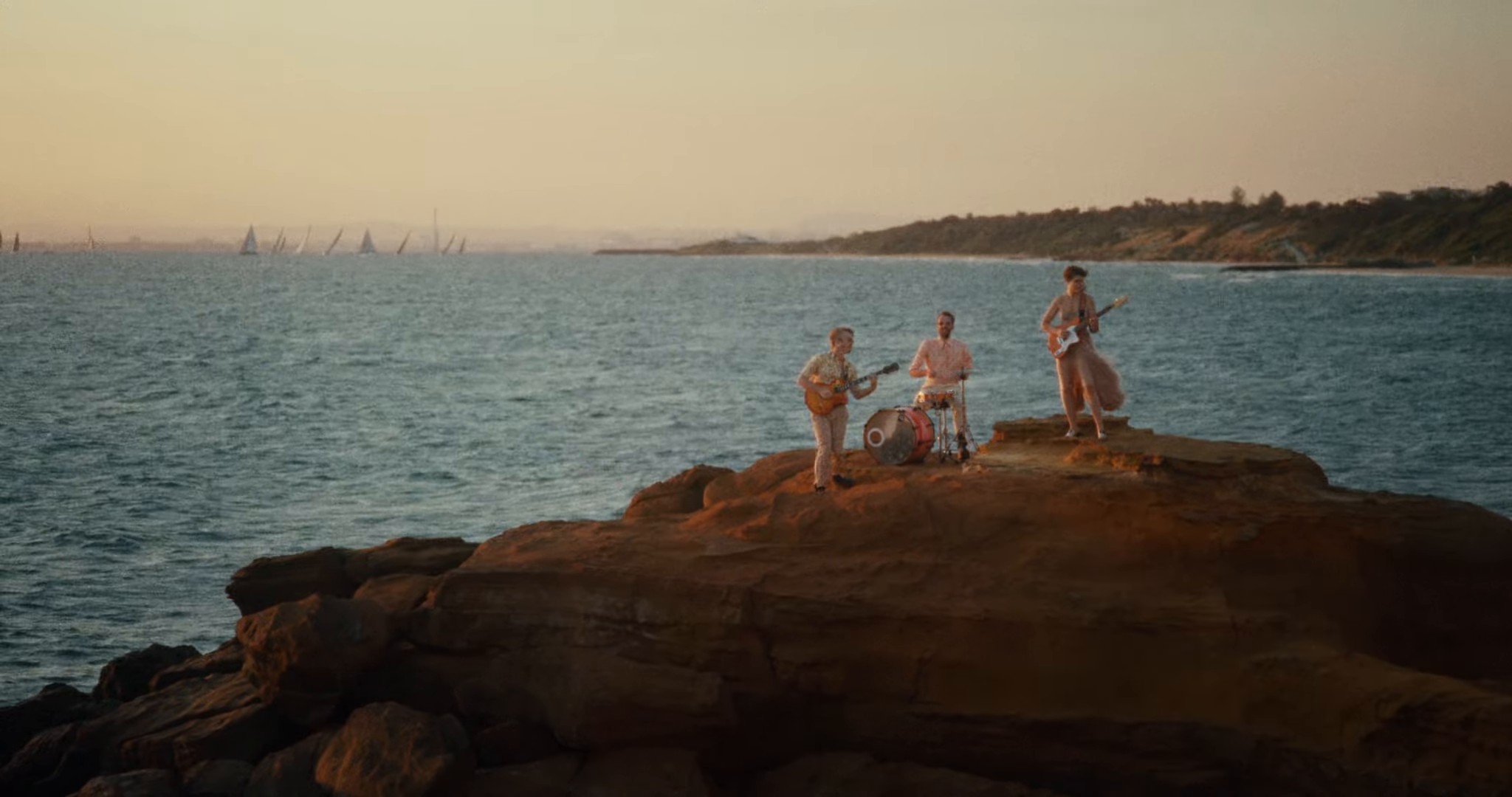 Jojoba (2024) —  shot,  lighting