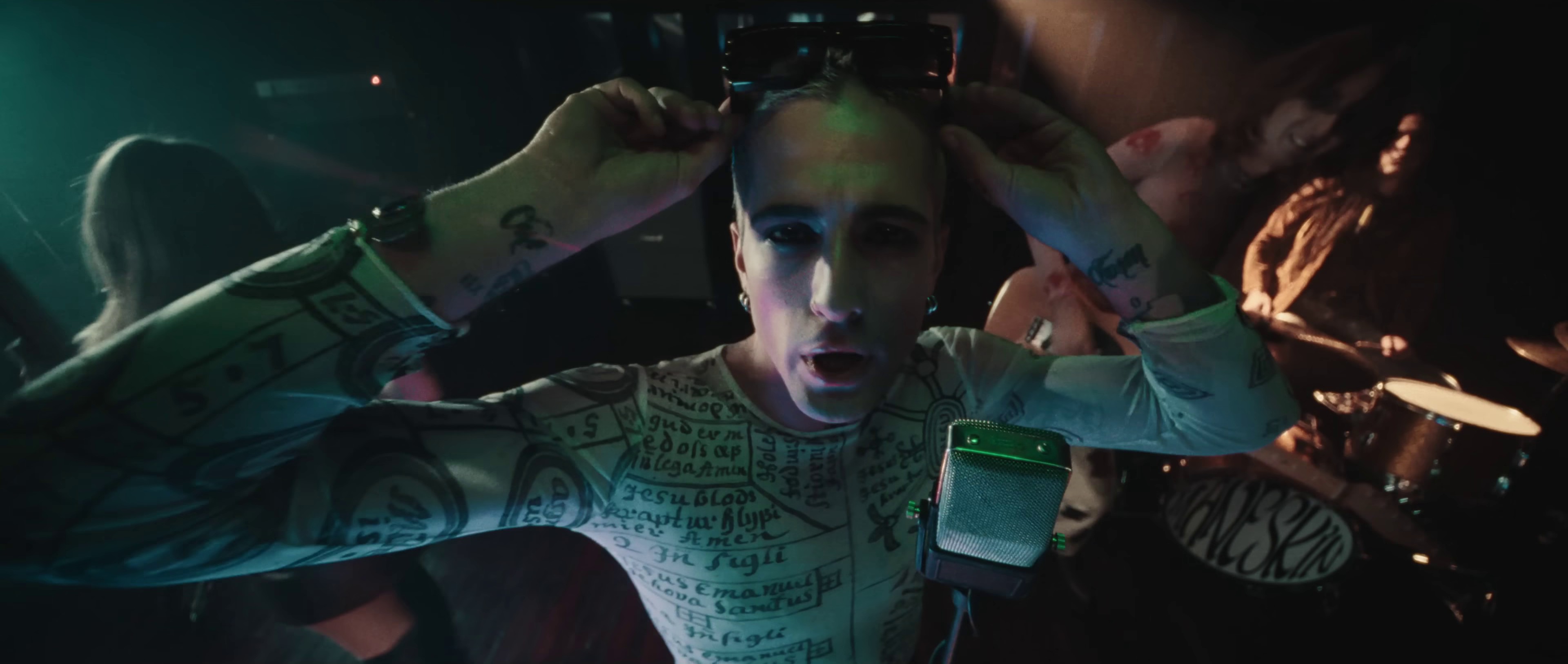 OFF MY FACE (2023) —  shot,  lighting