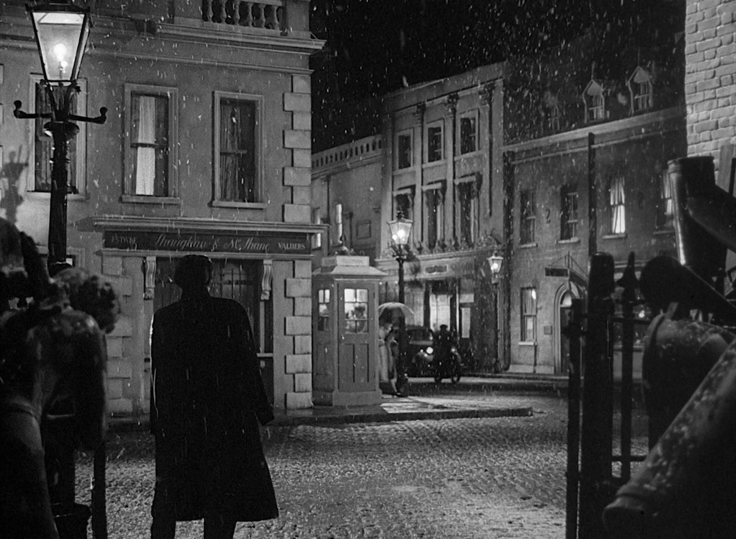 Odd Man Out (1947) —  shot,  lighting