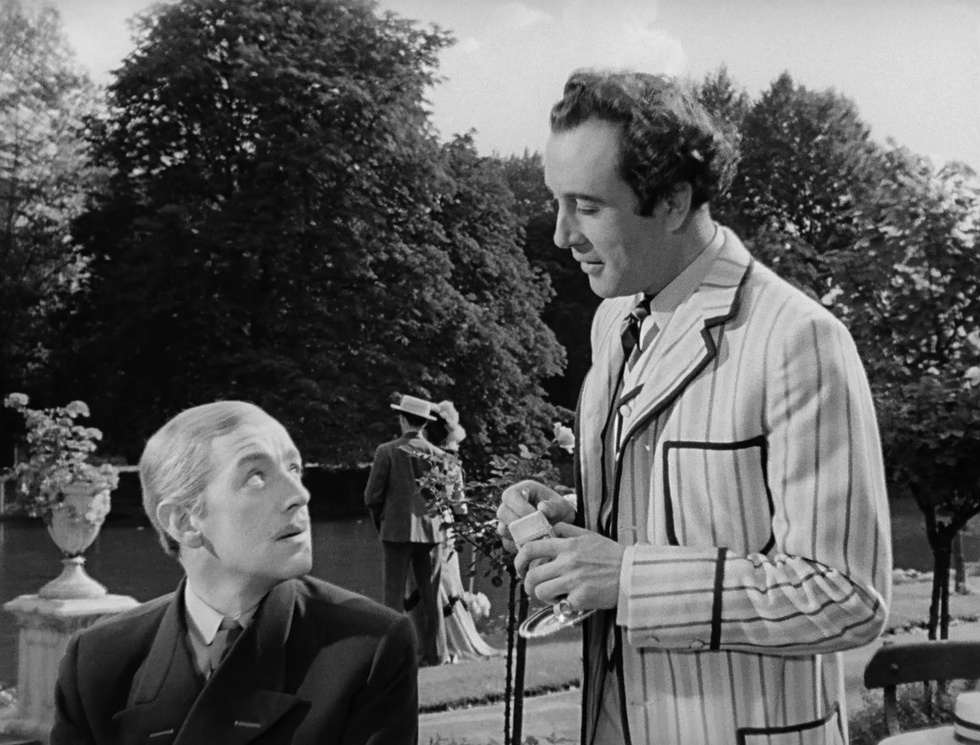Kind Hearts and Coronets (1949) —  shot,  lighting